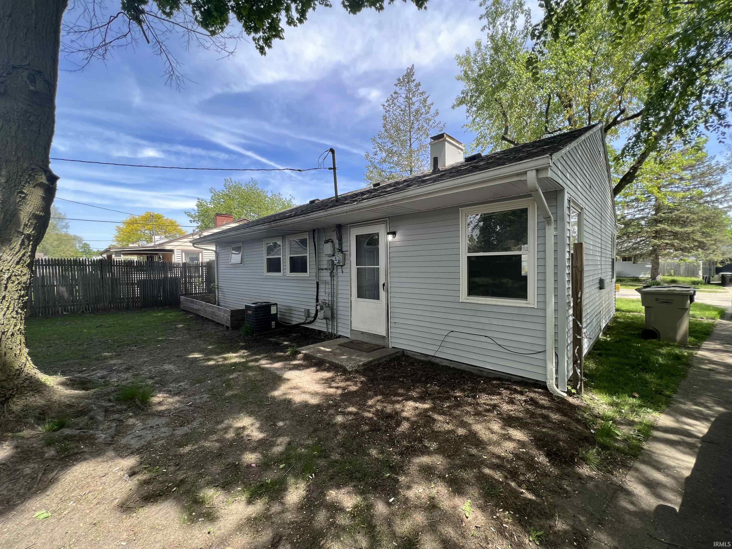 3715 Whitcomb