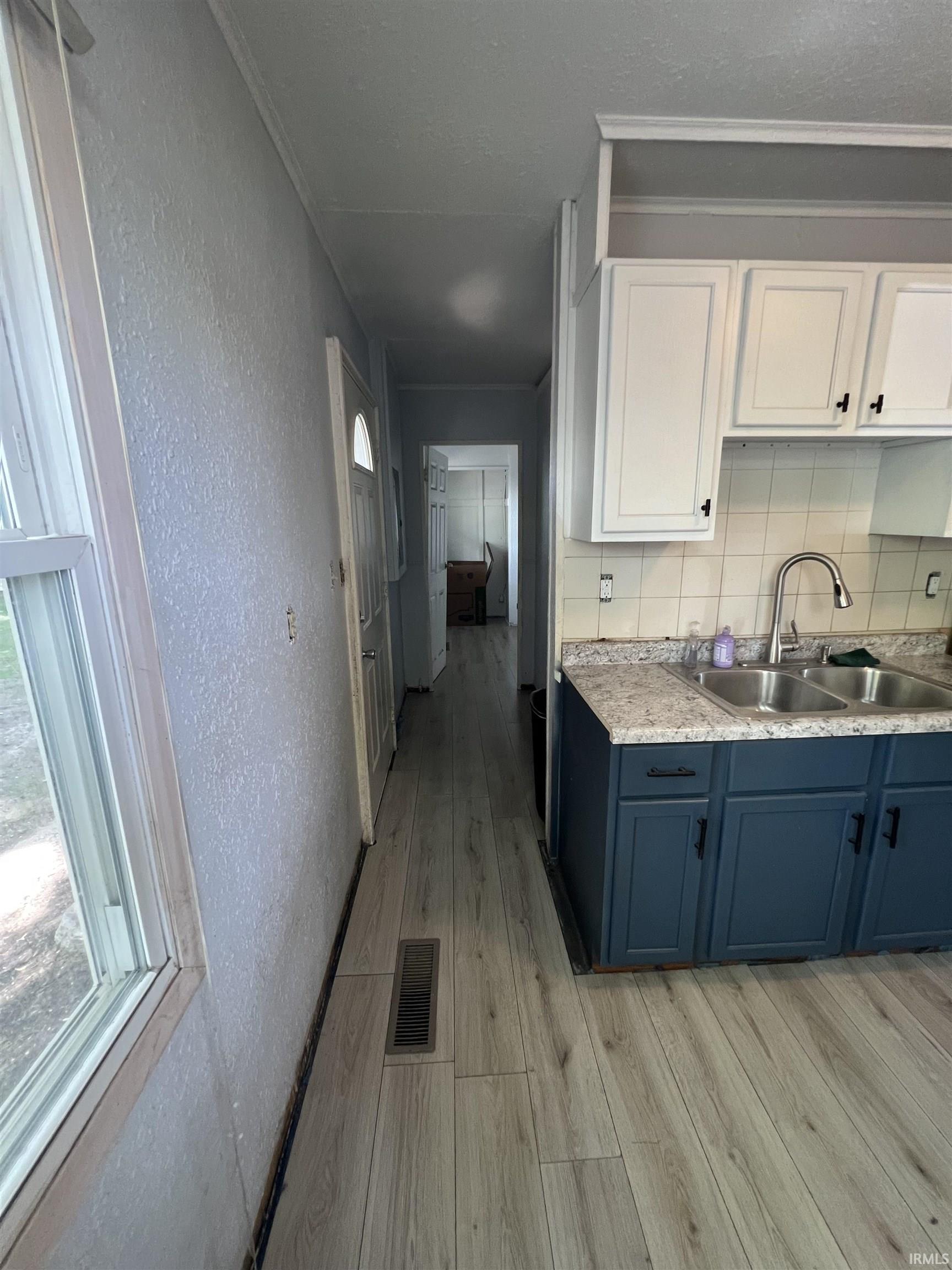 3715 Whitcomb