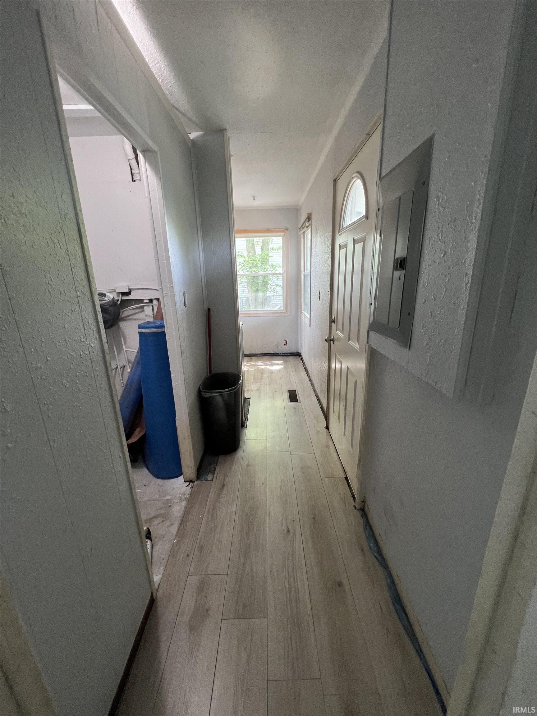 3715 Whitcomb