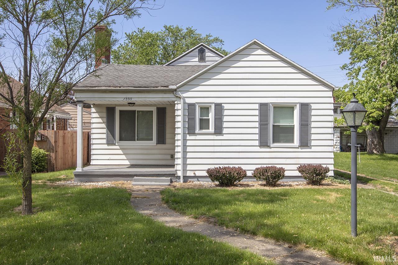 1335 Ewing
