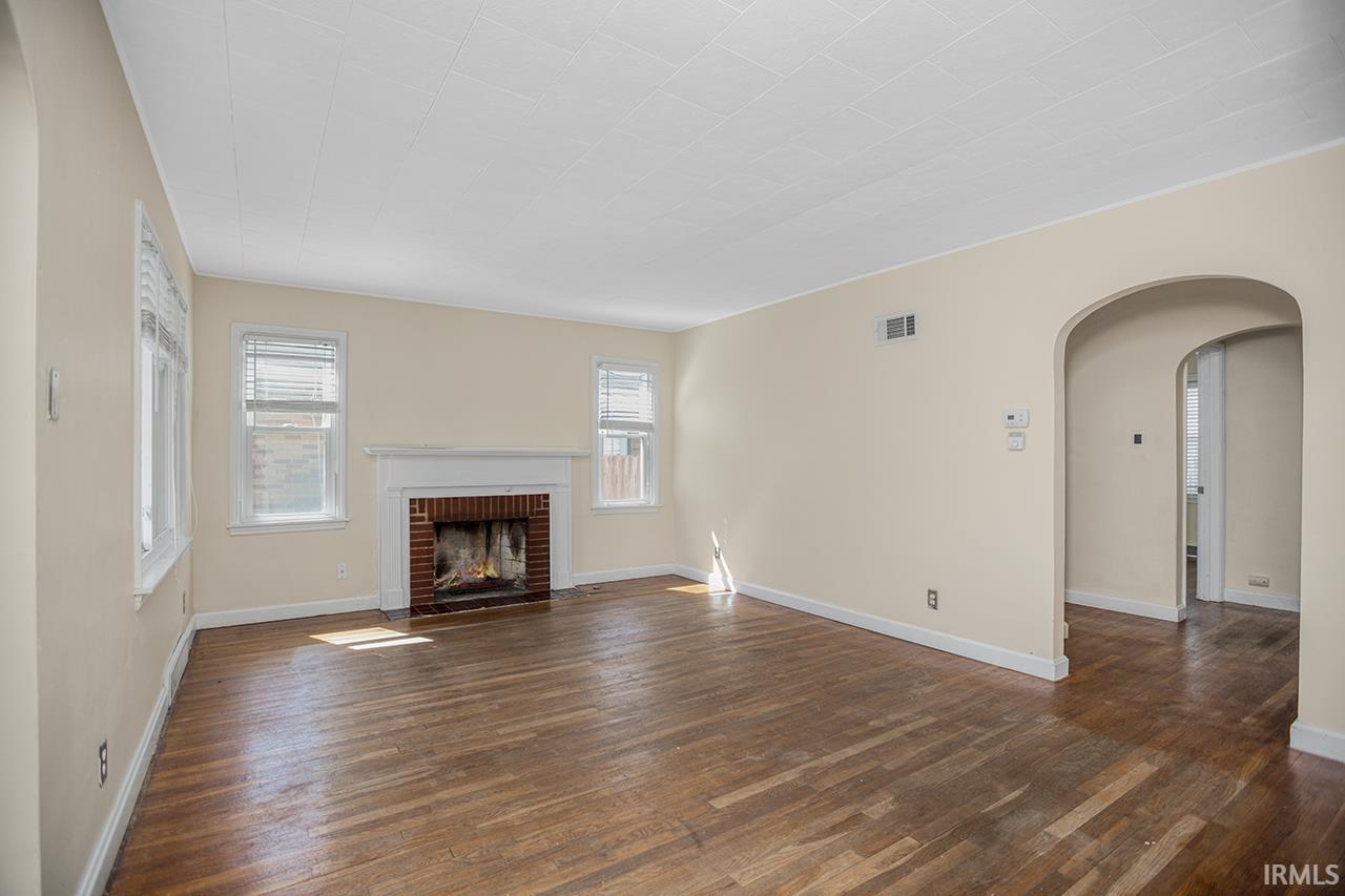 1335 Ewing