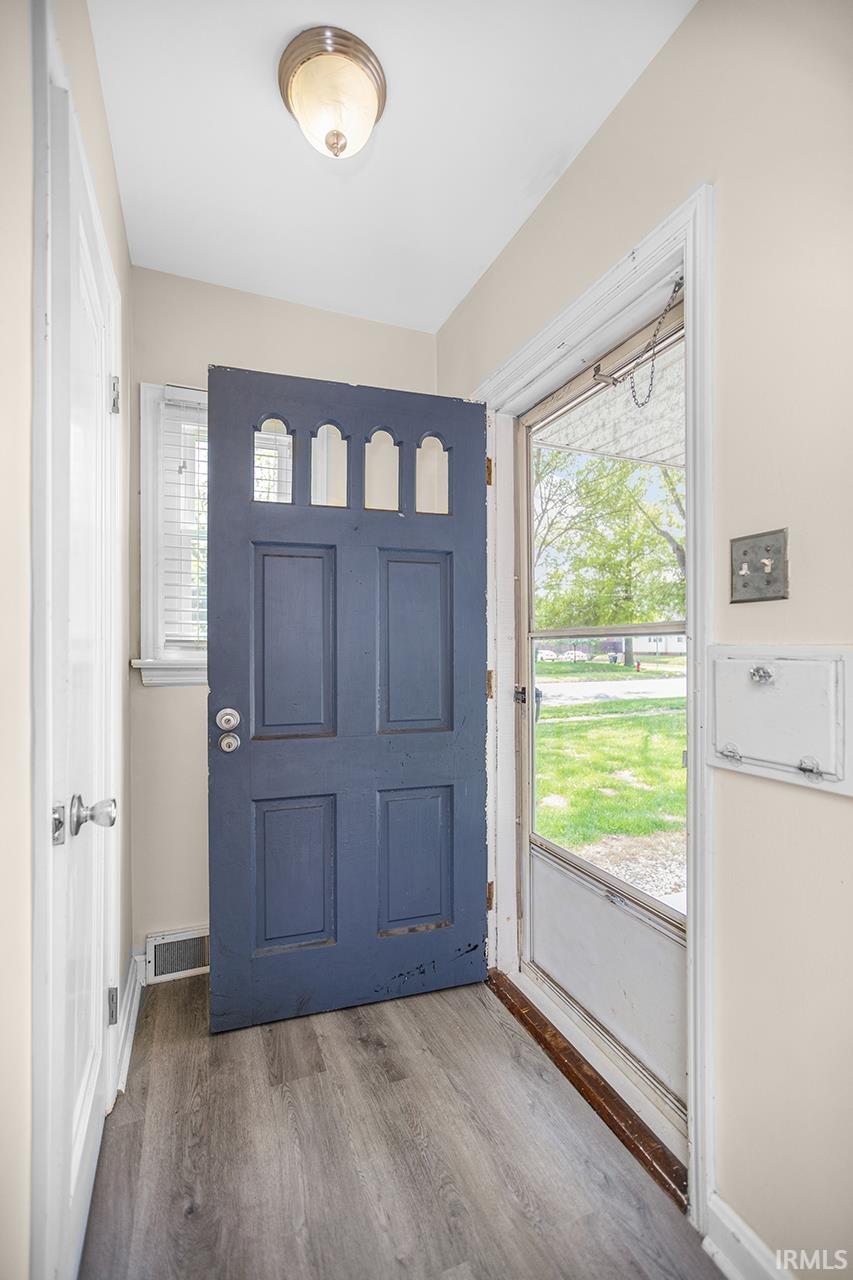 1335 Ewing