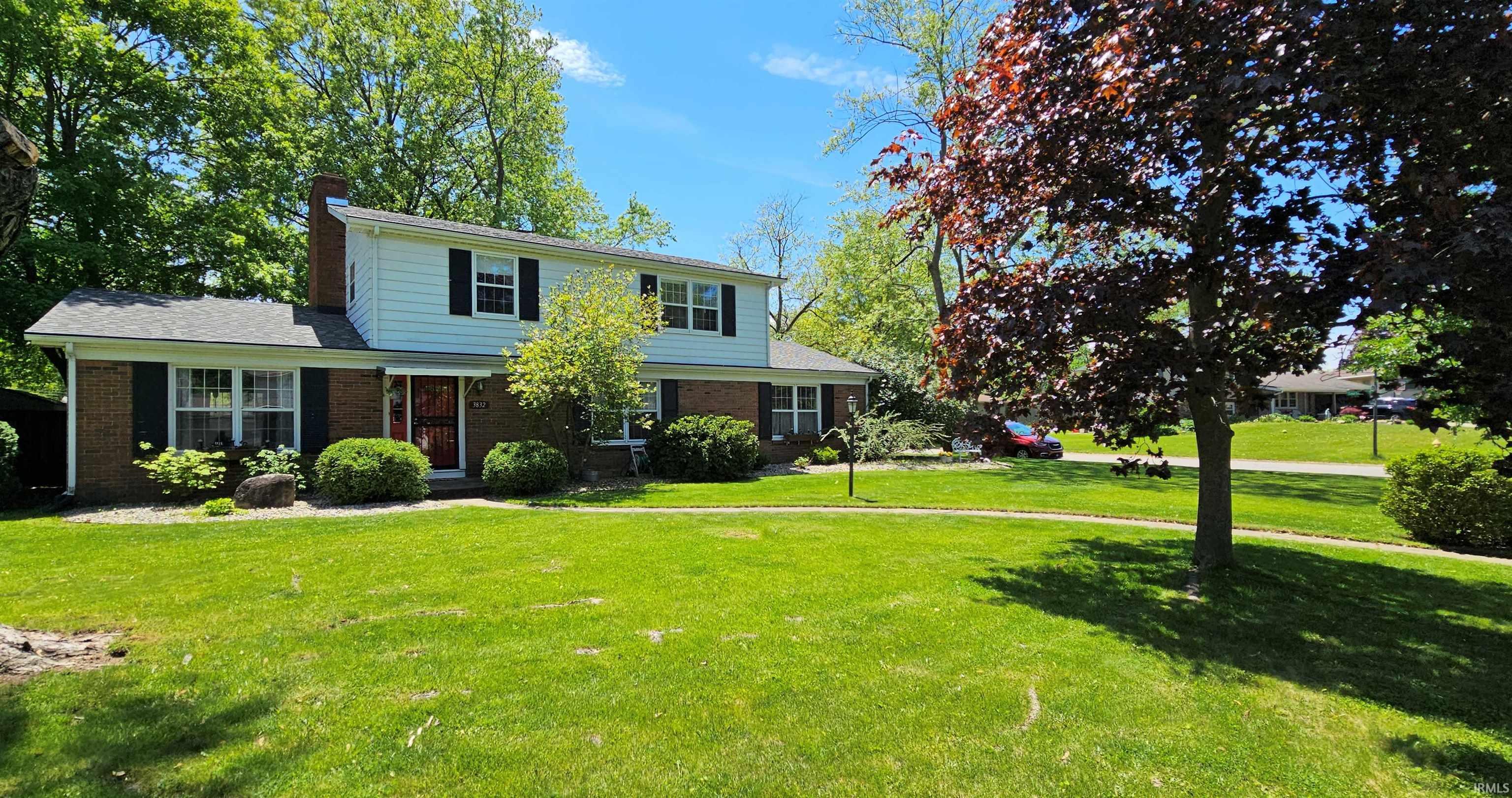3832 Dalewood