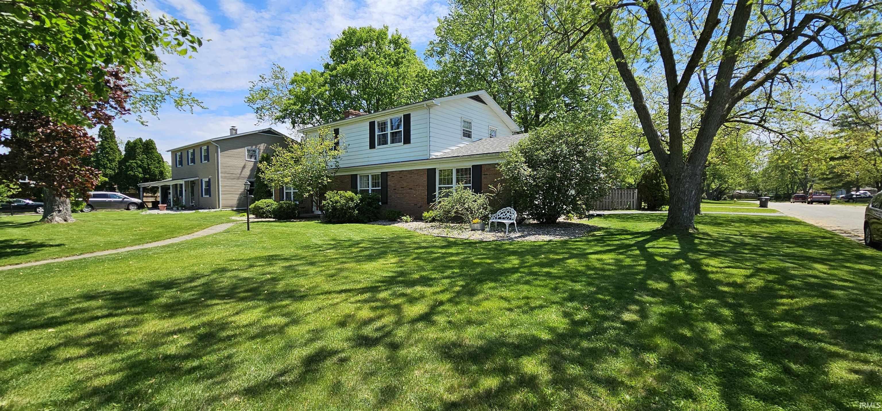 3832 Dalewood