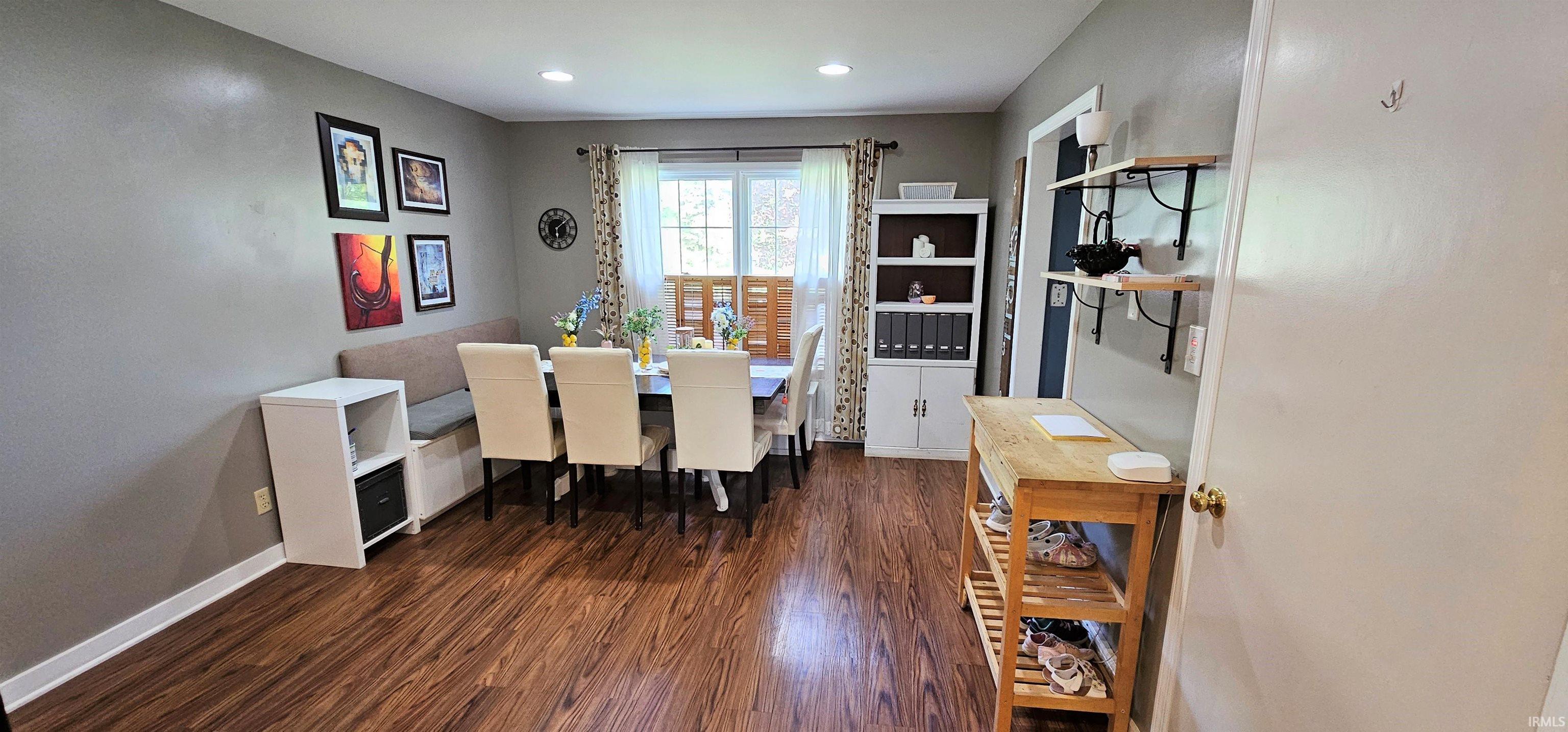 3832 Dalewood