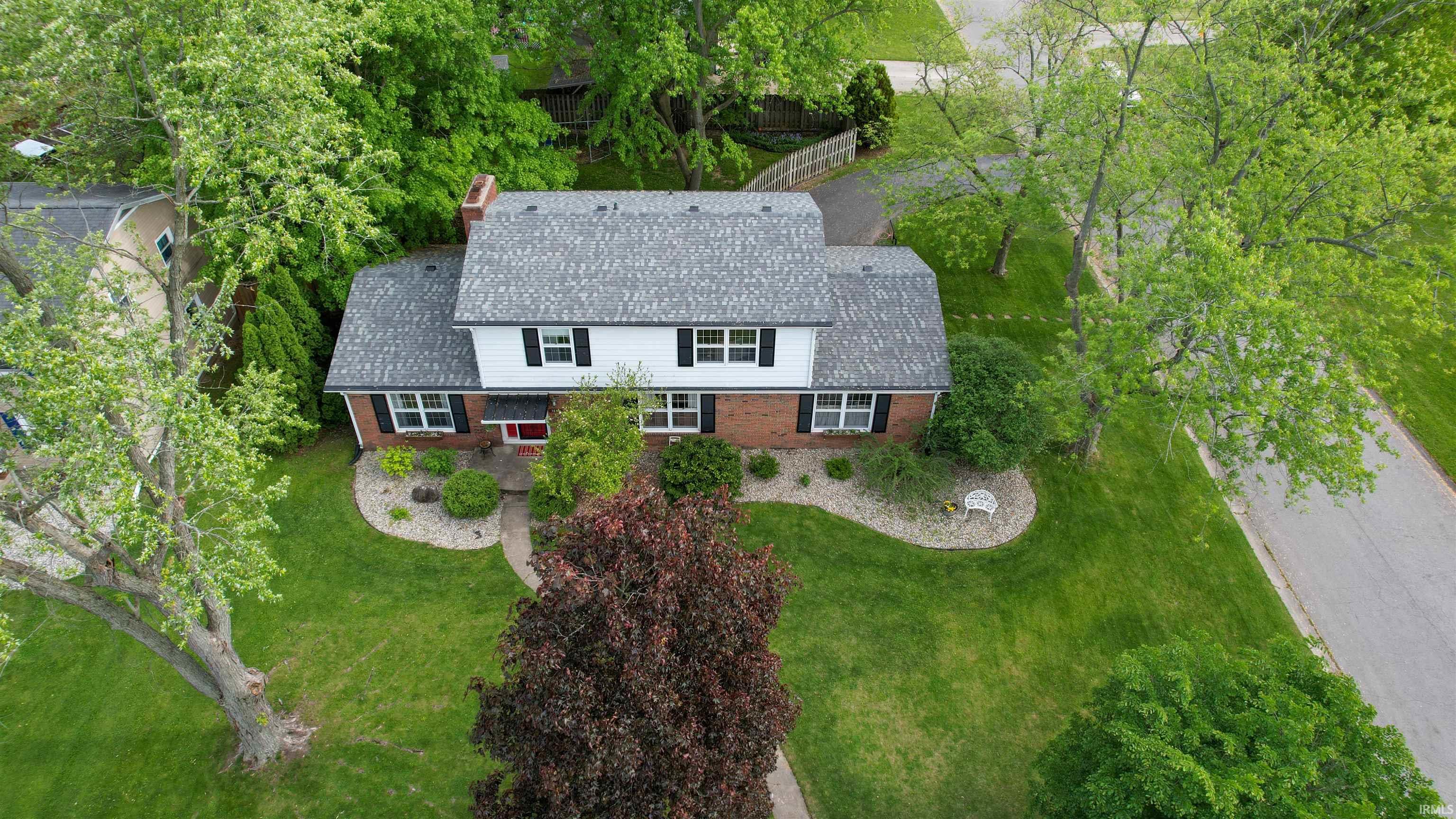 3832 Dalewood