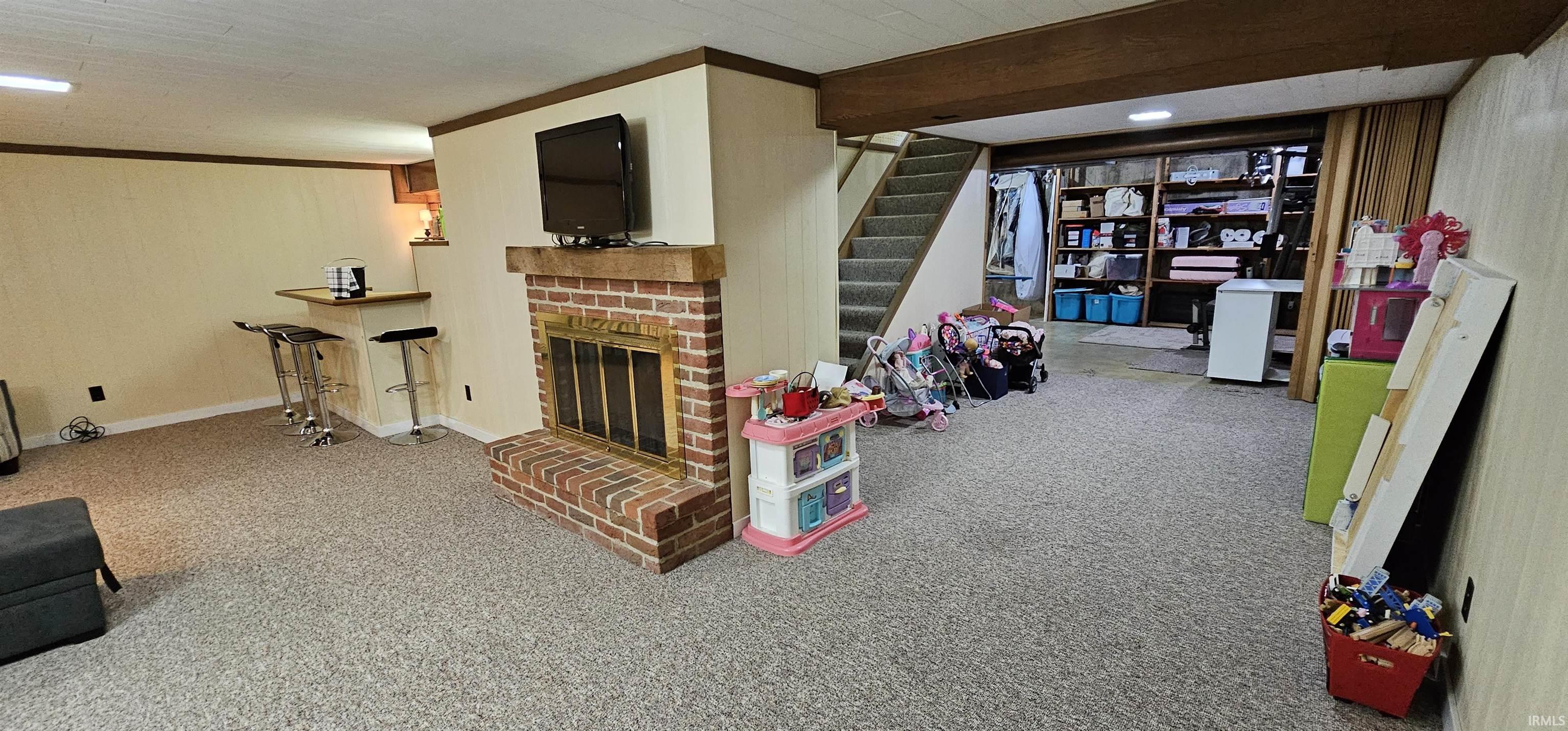 3832 Dalewood