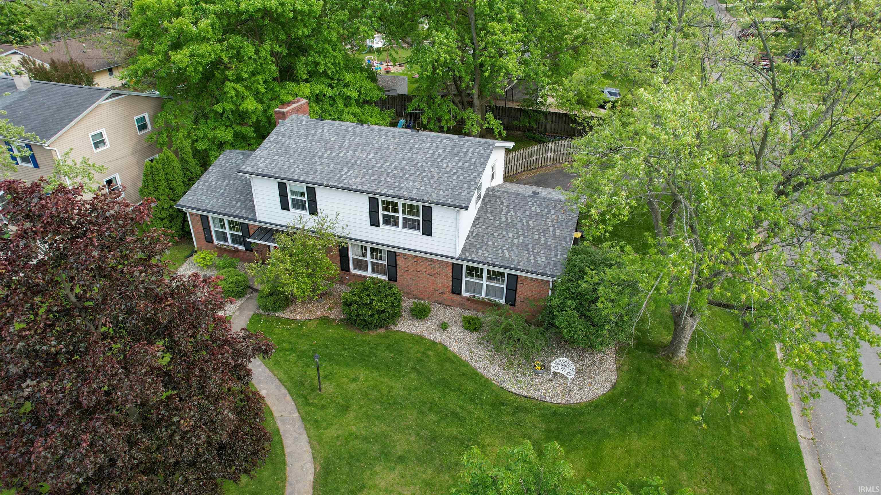 3832 Dalewood