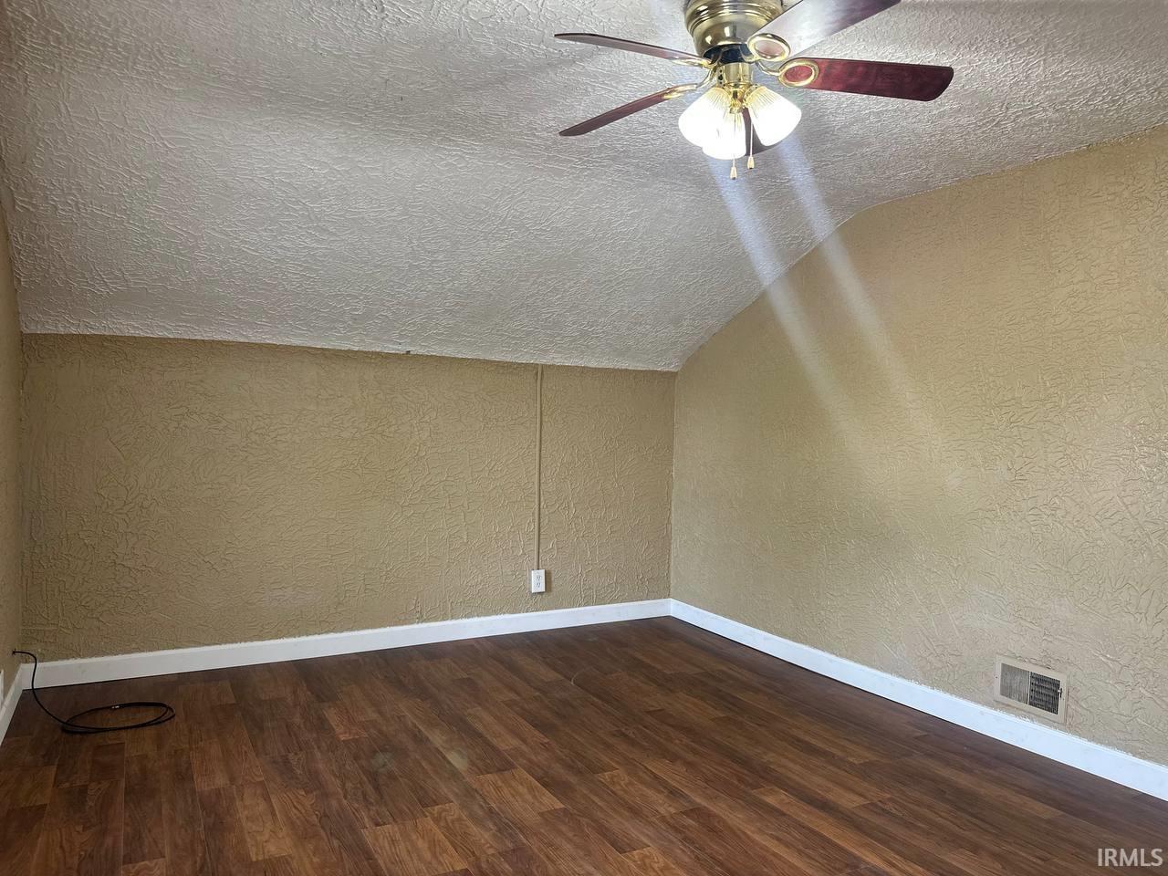 4835 Warsaw