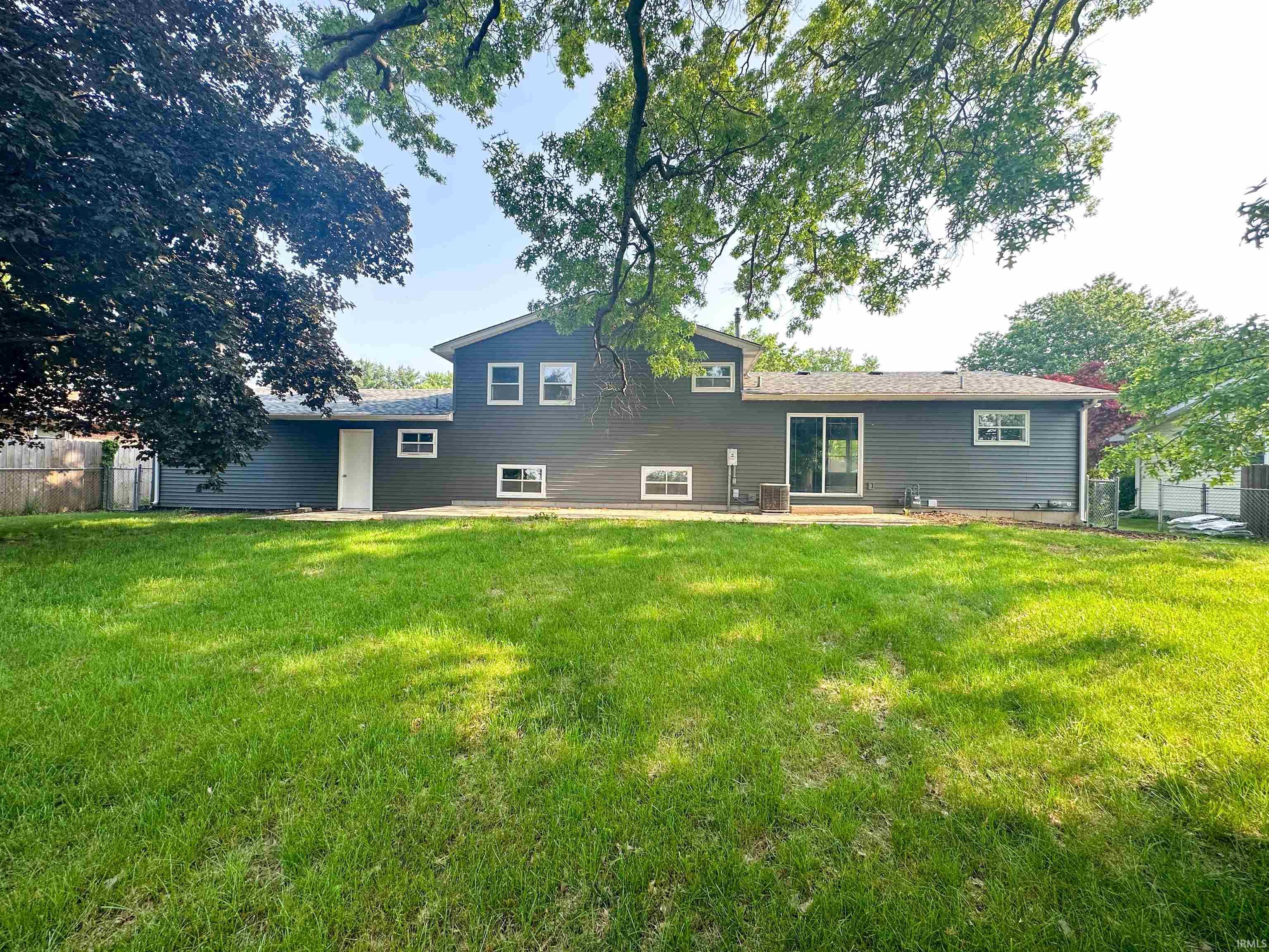 10267 Adams Acres