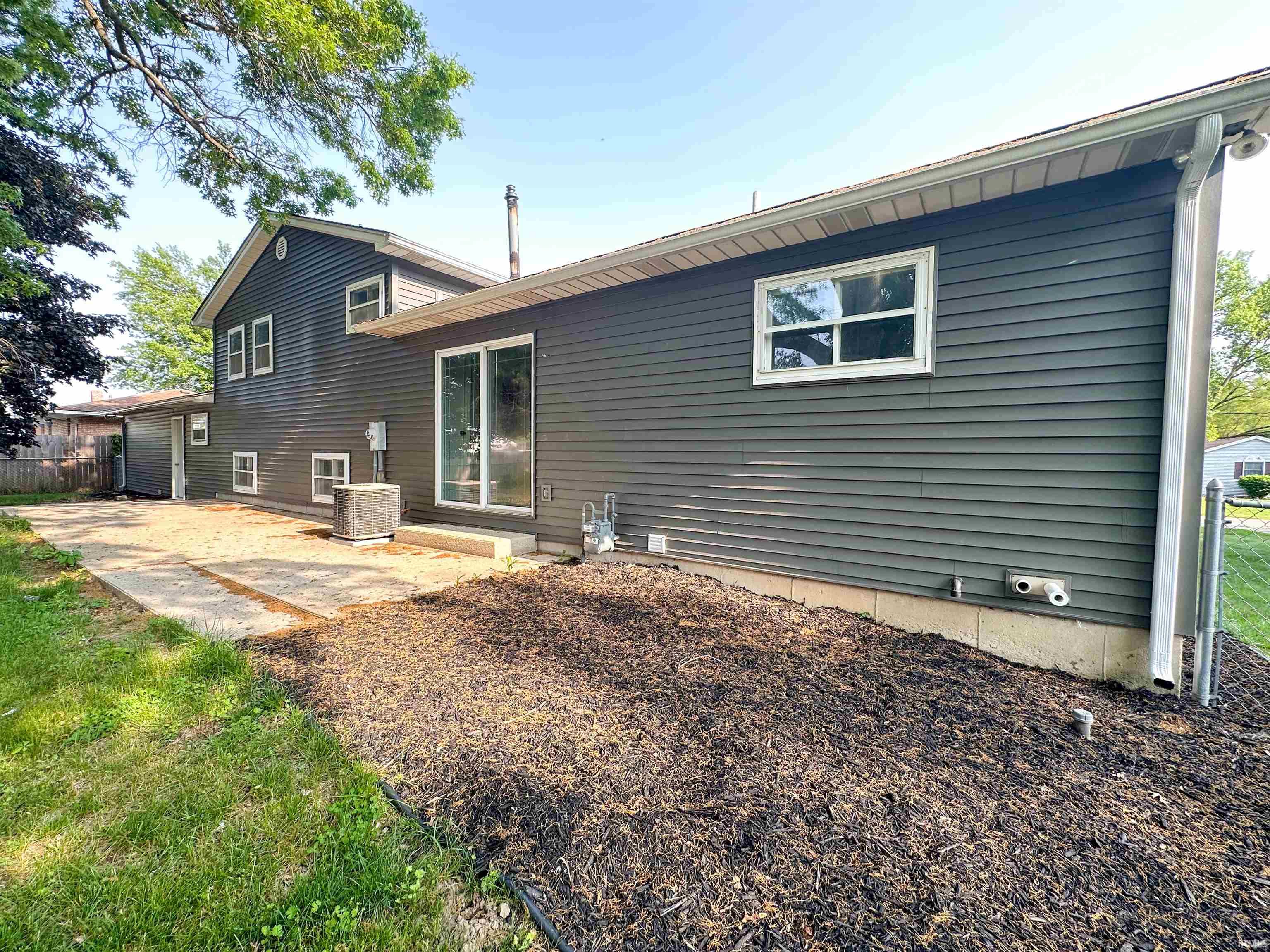 10267 Adams Acres