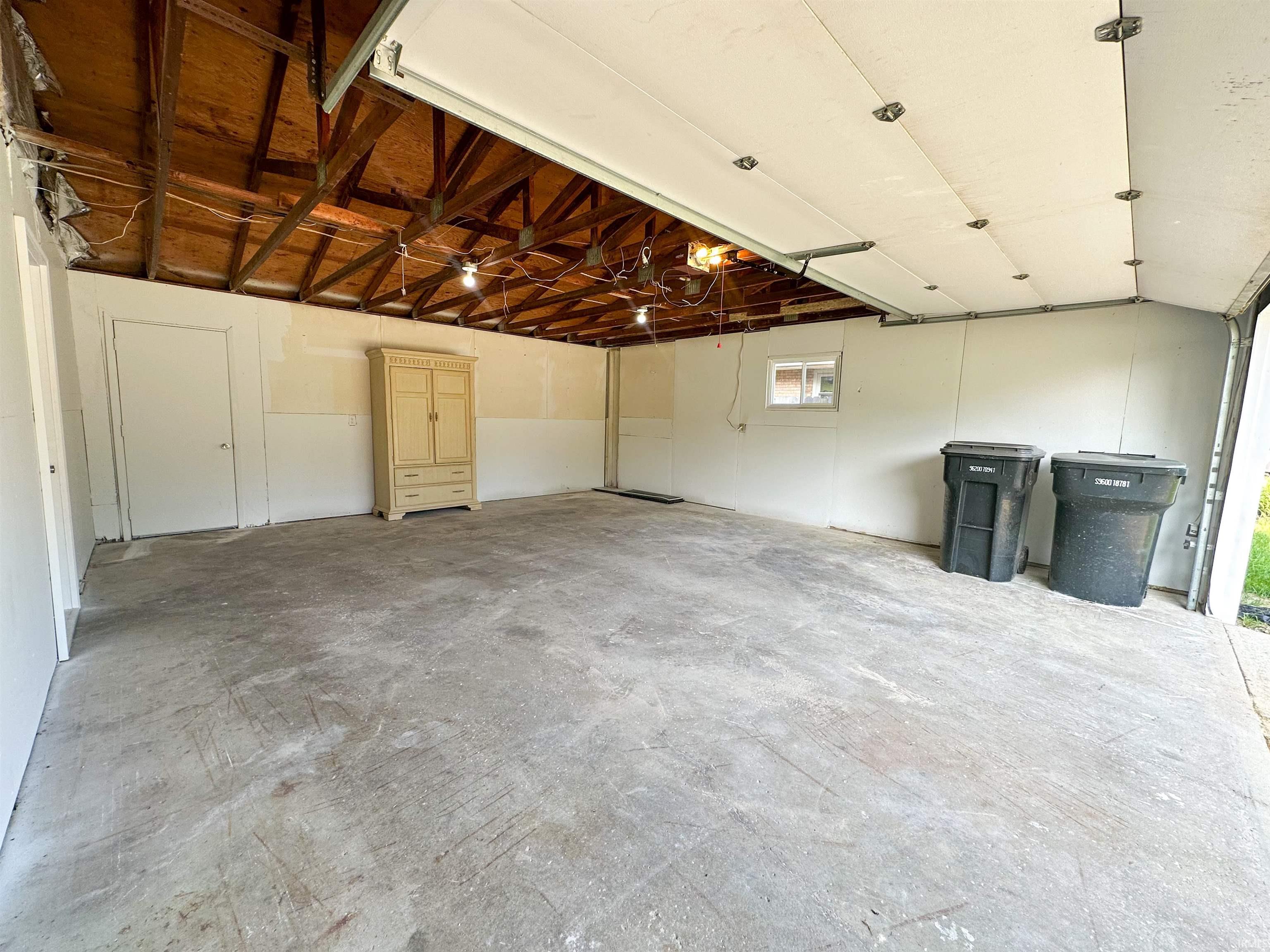 10267 Adams Acres