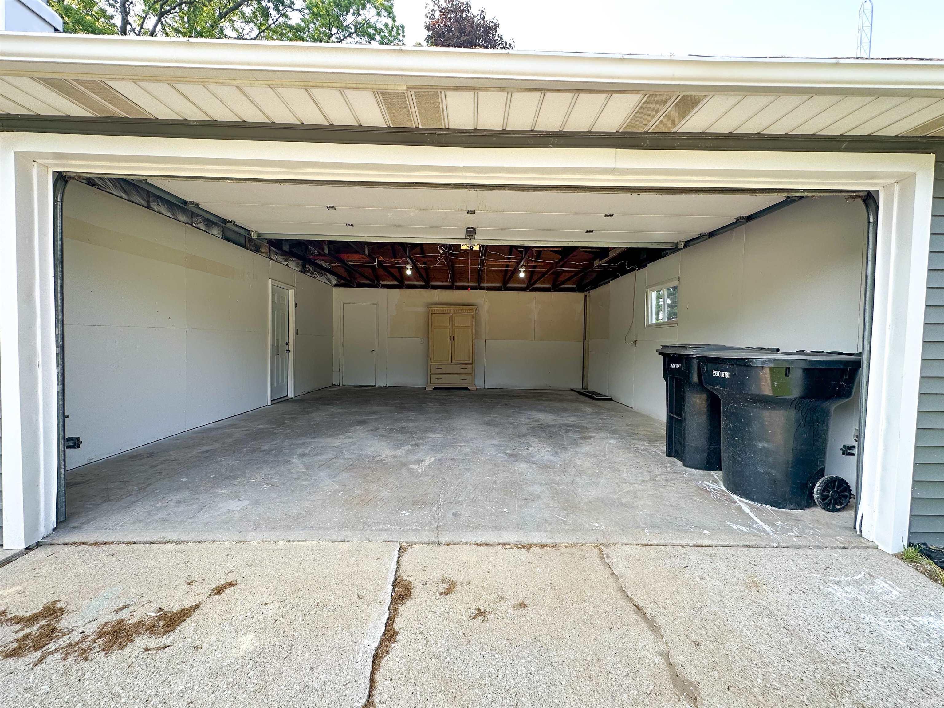 10267 Adams Acres