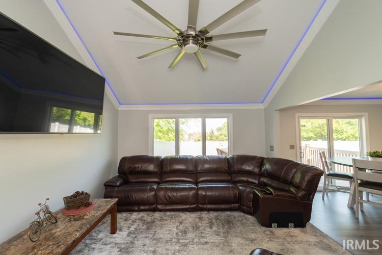 109 Tamarack