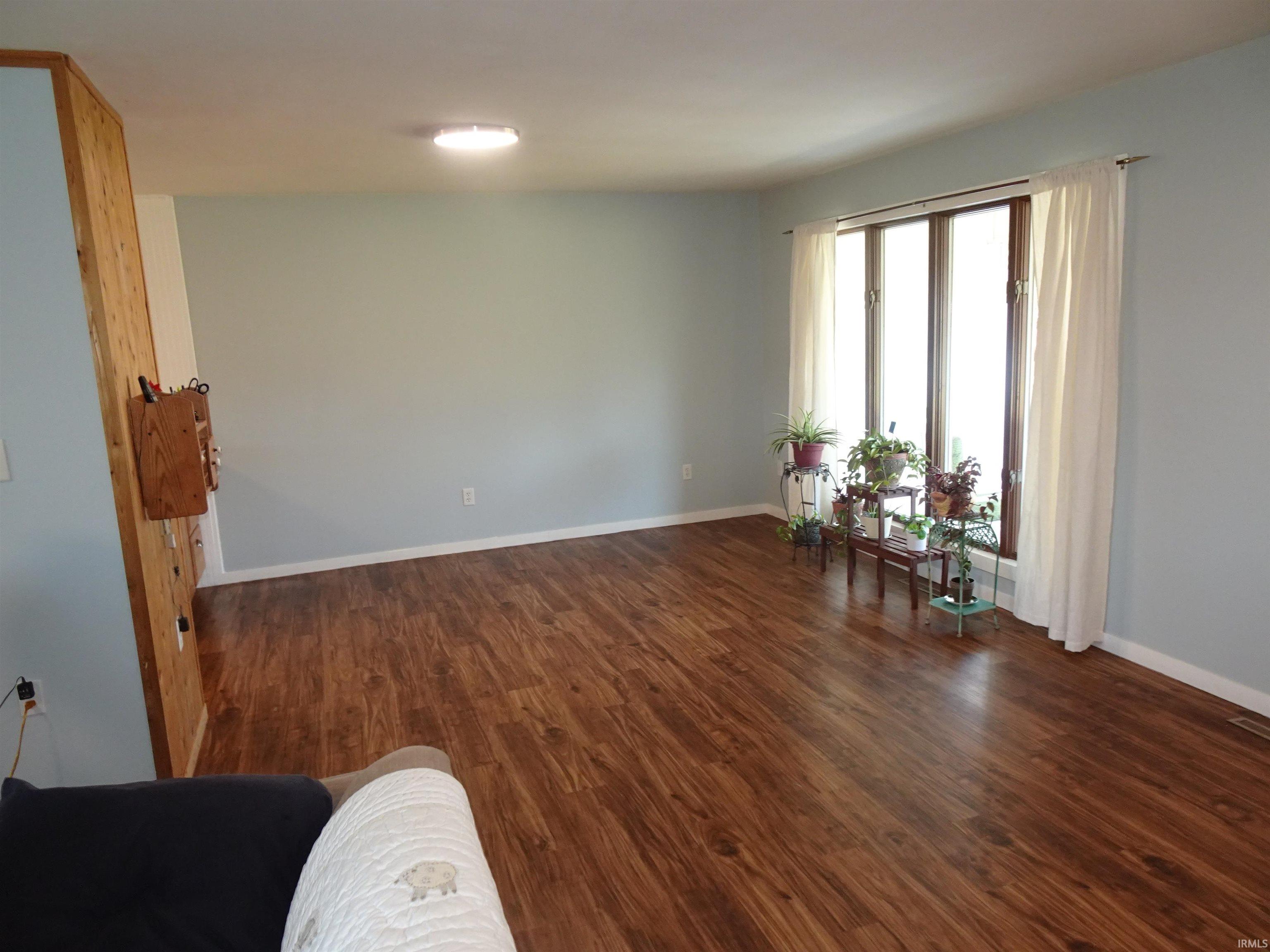 5495 50 East