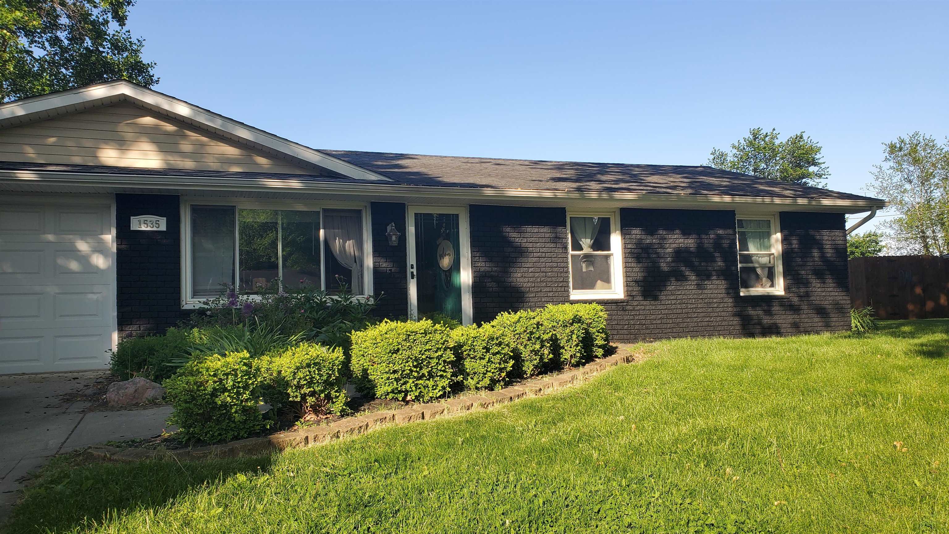 1535 Darby
