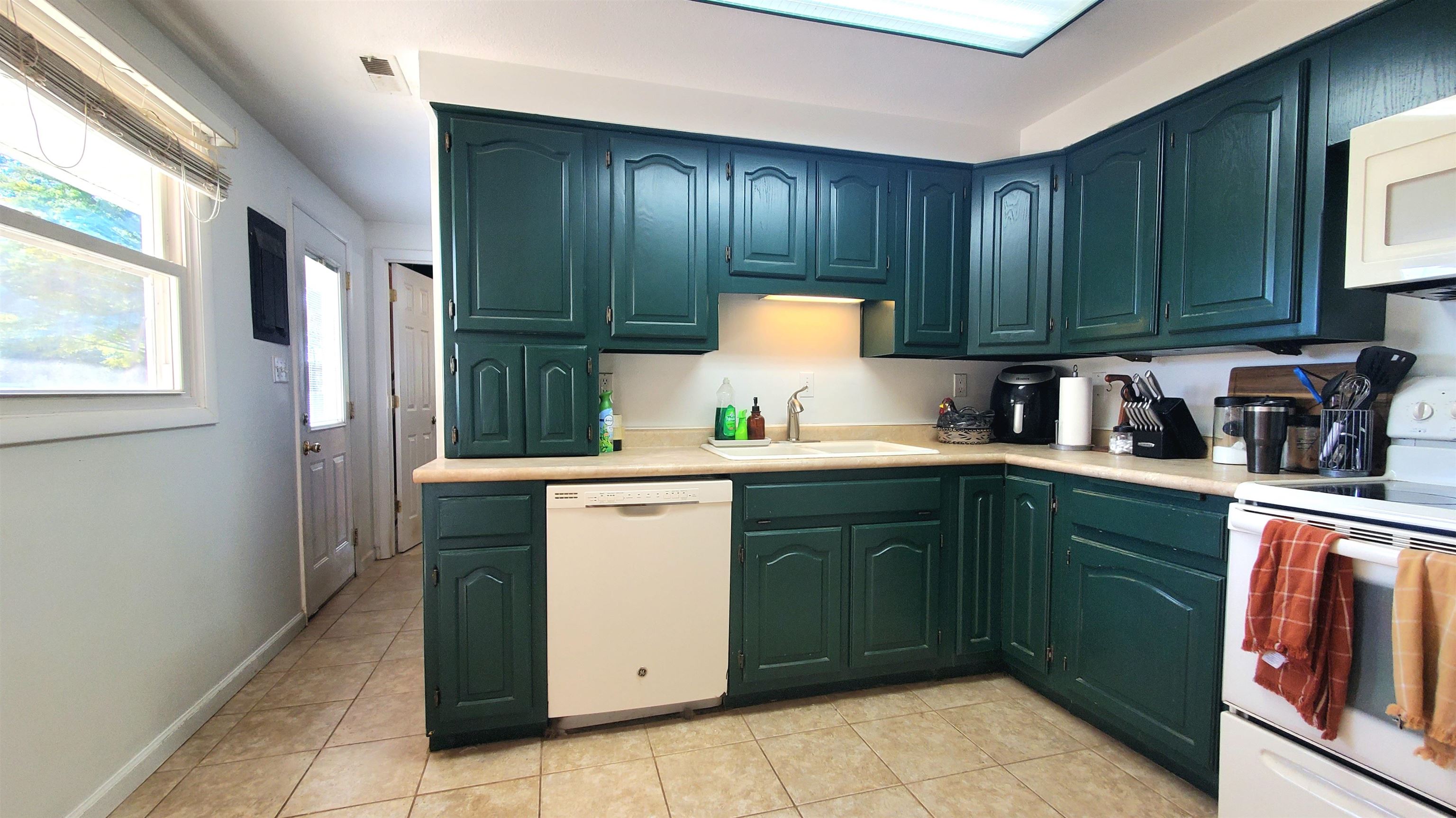 1535 Darby