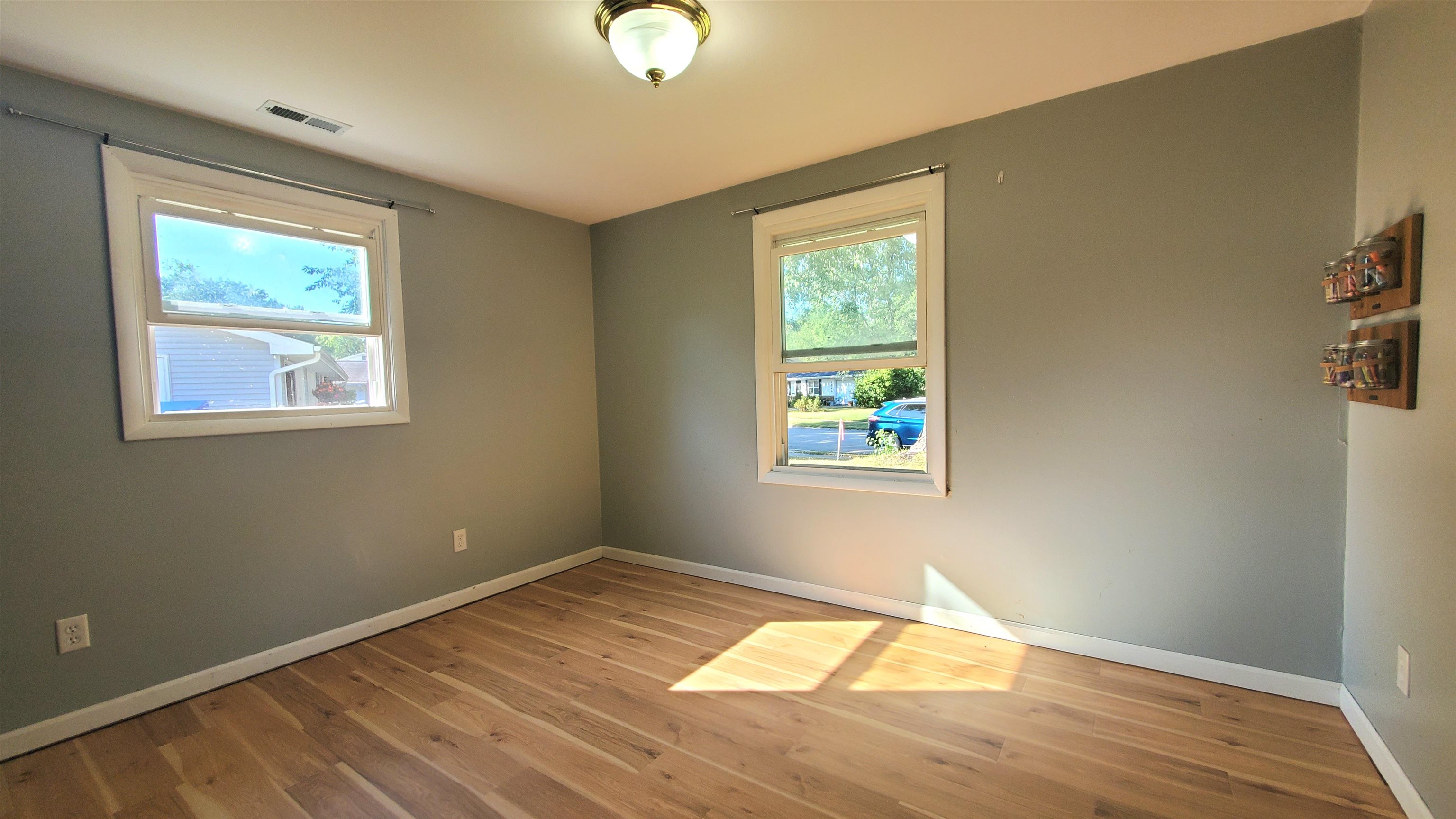 1535 Darby