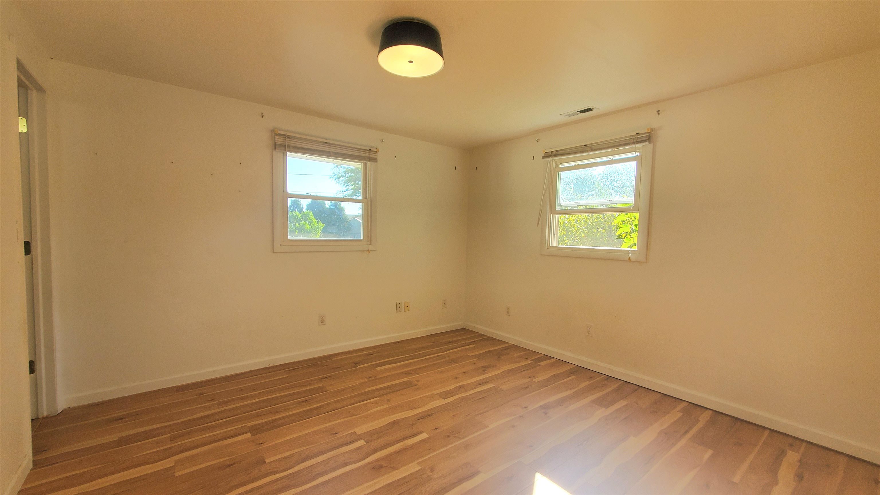 1535 Darby