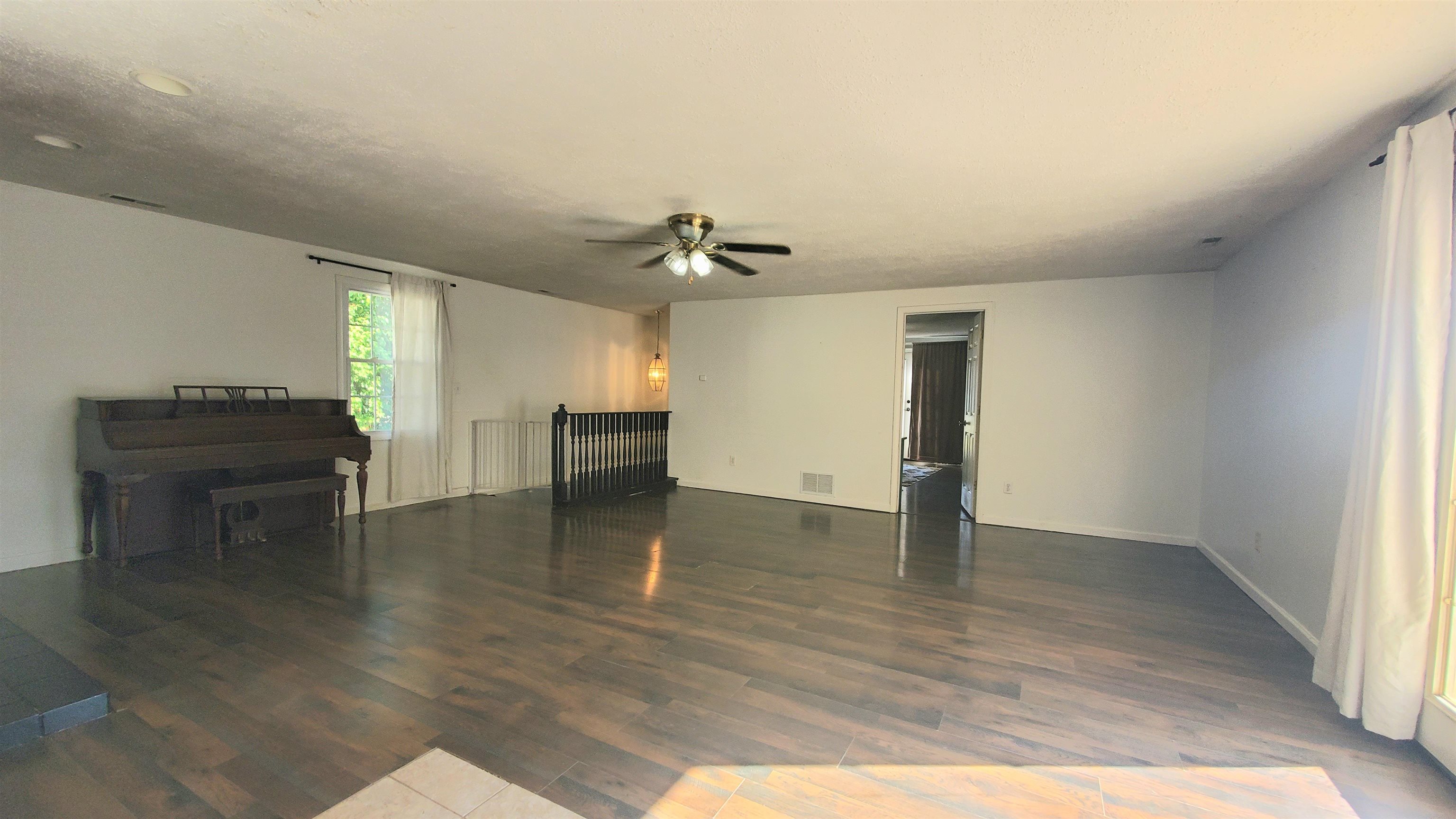 1535 Darby