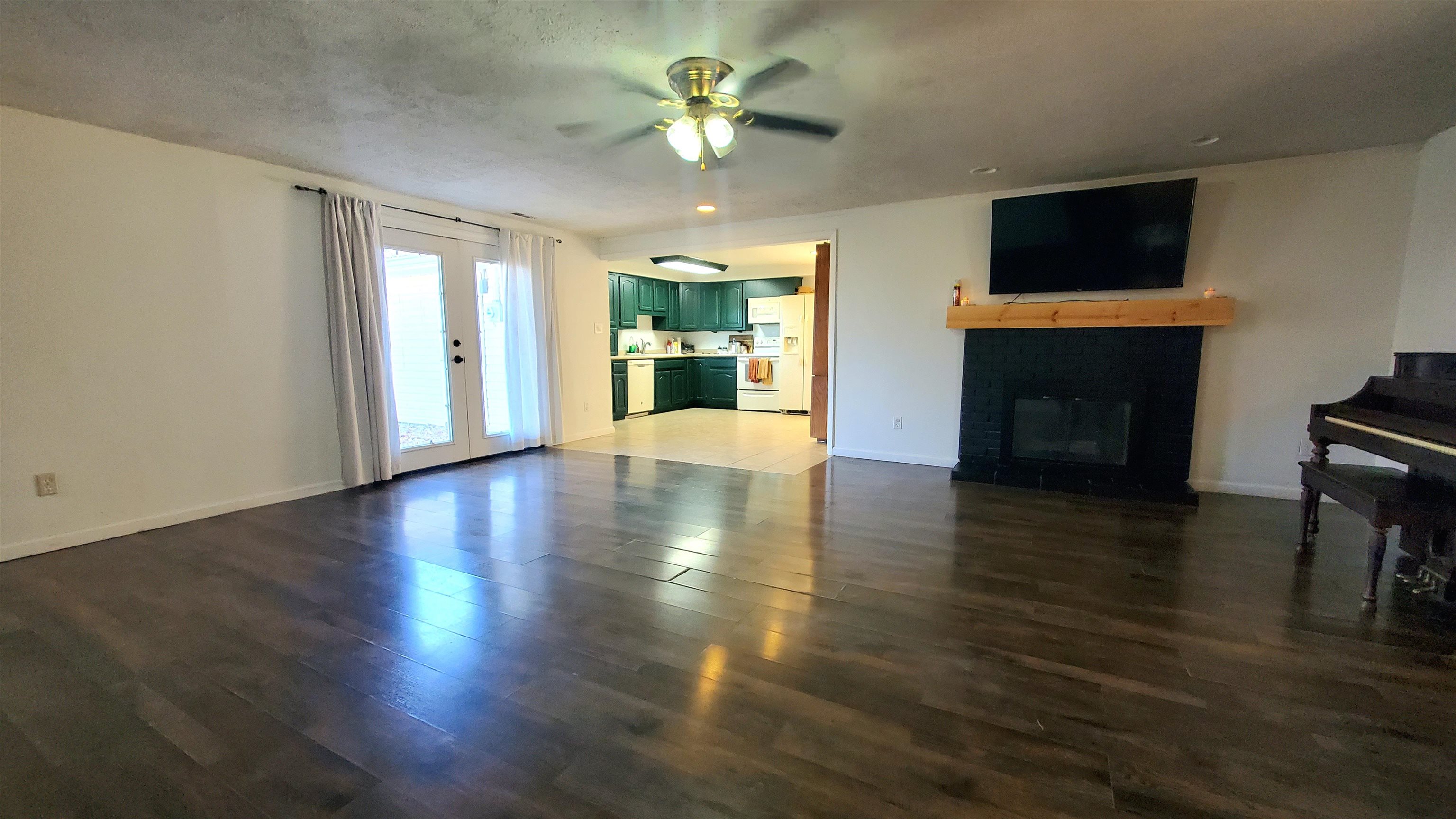 1535 Darby