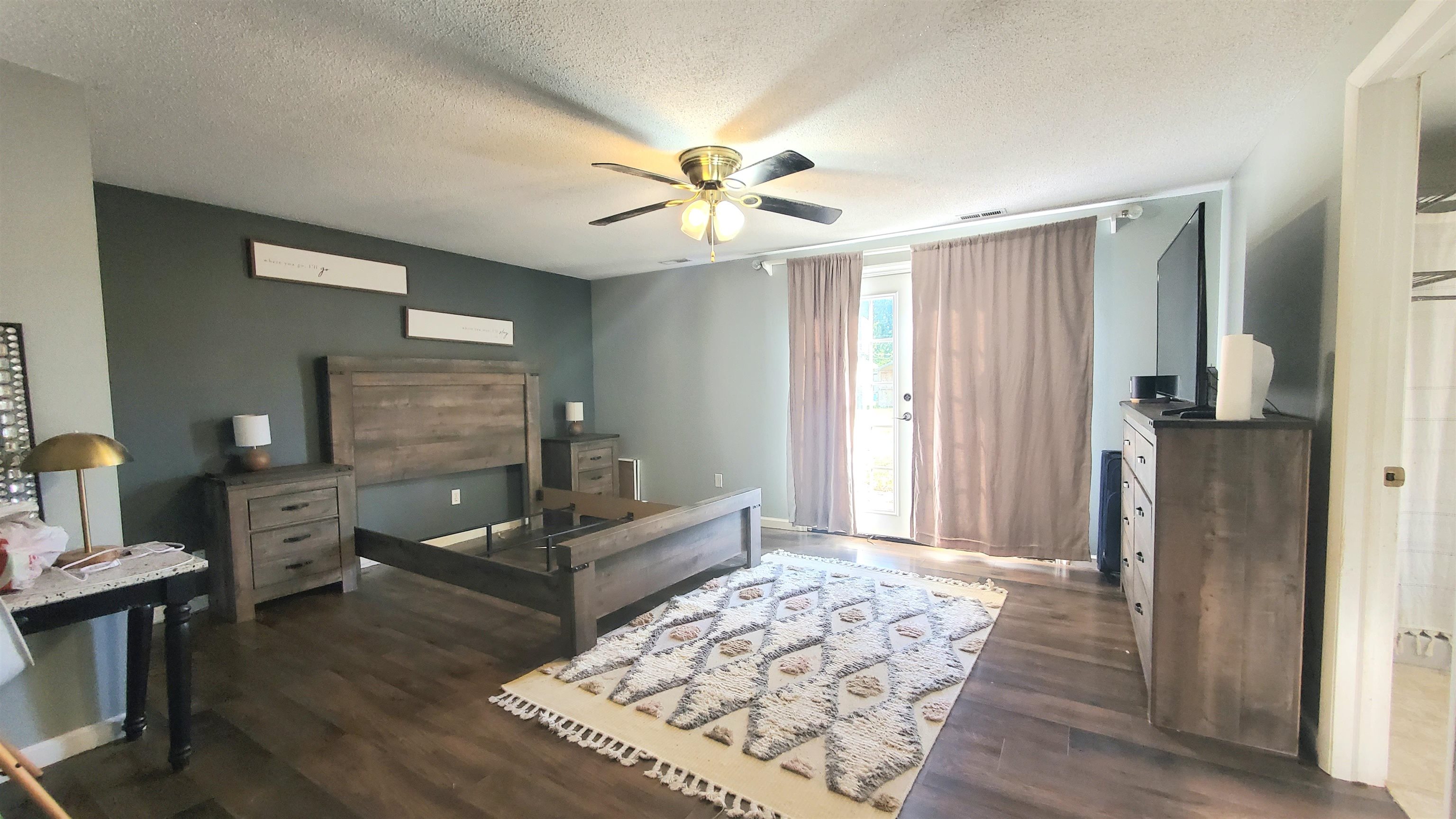 1535 Darby