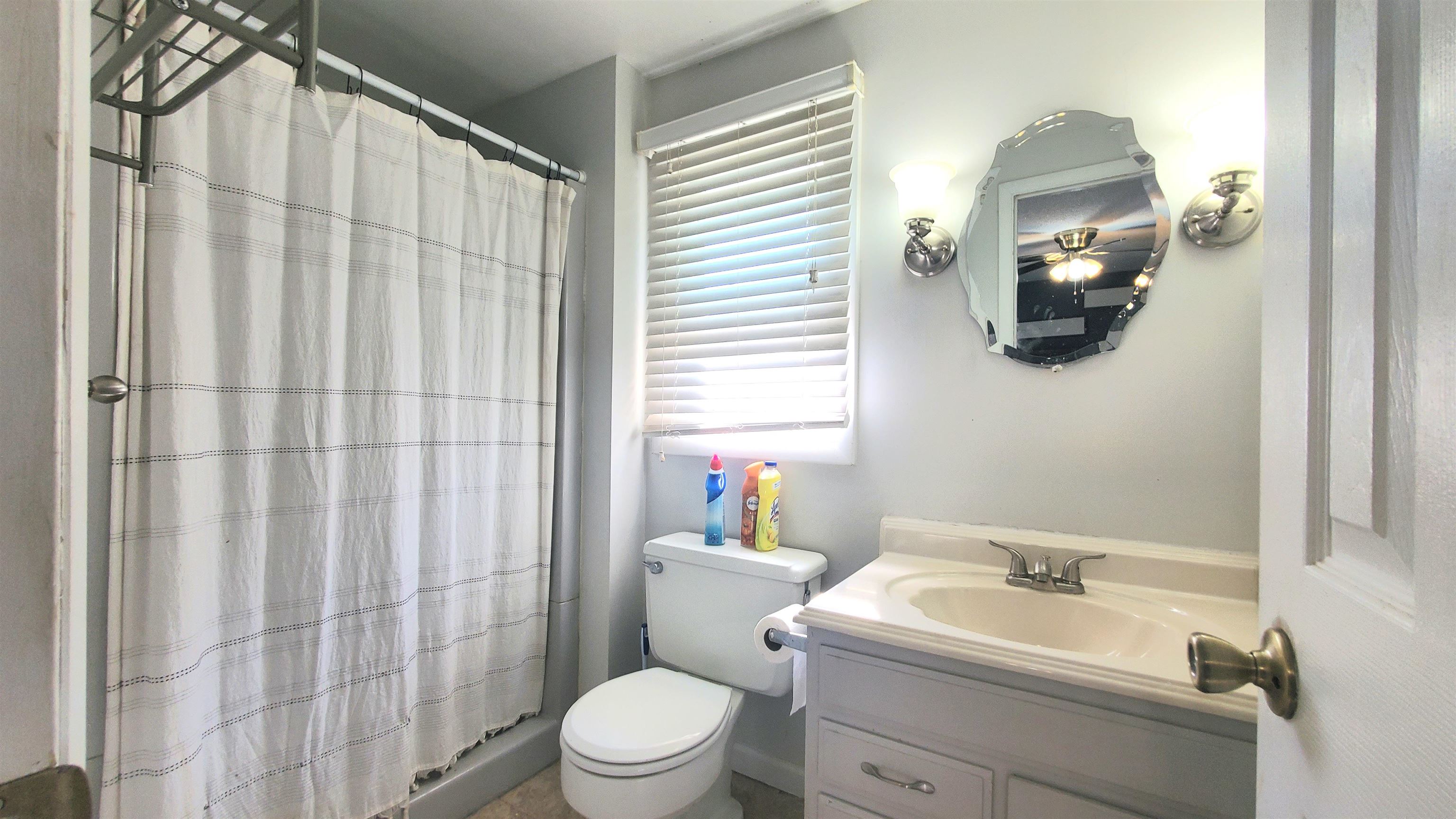 1535 Darby