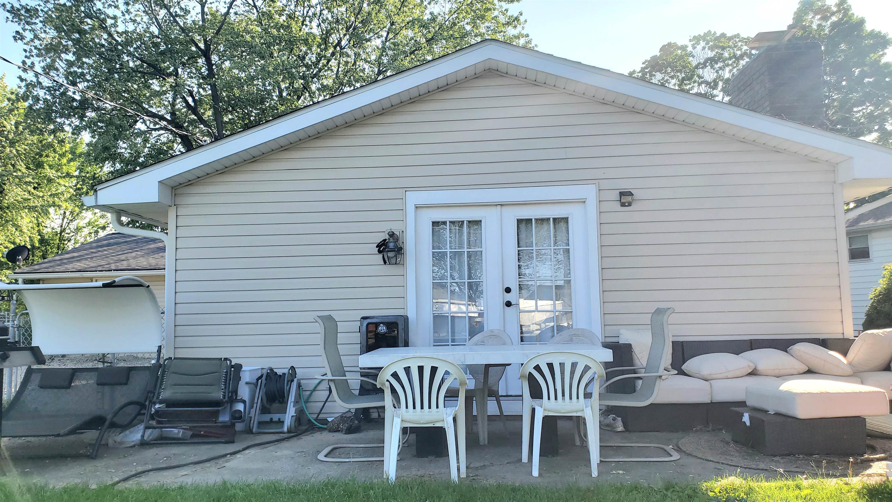 1535 Darby