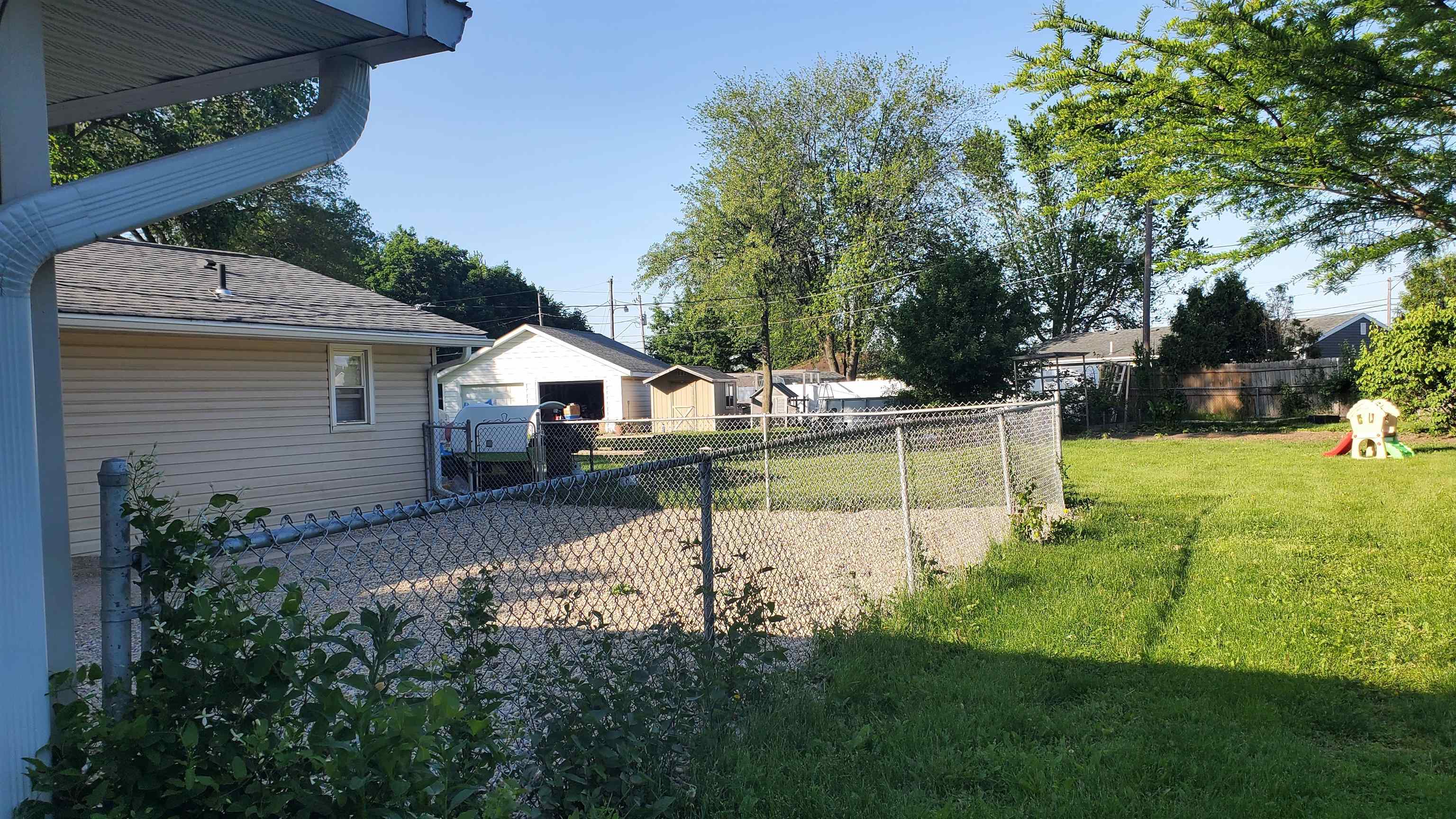 1535 Darby