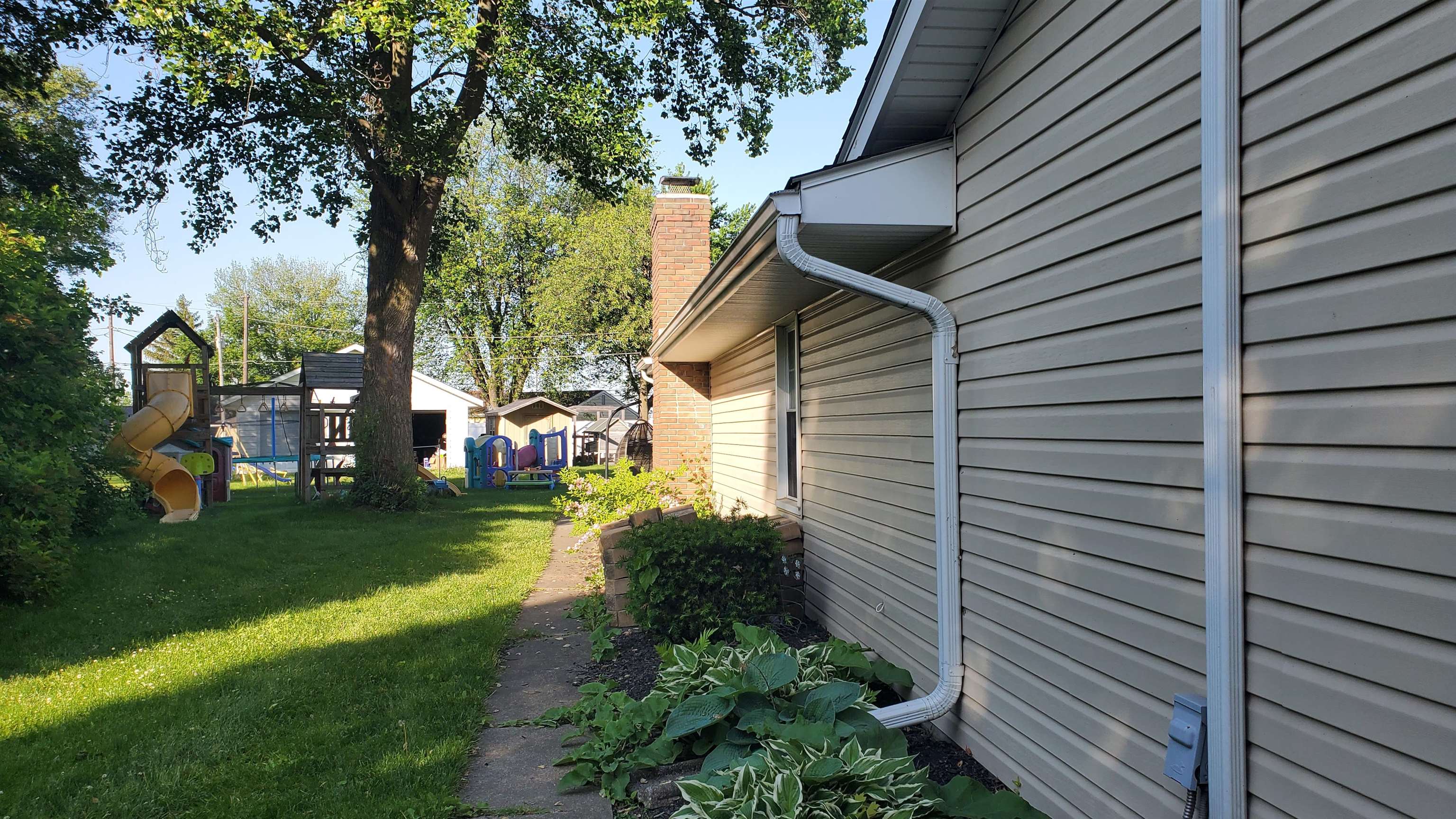 1535 Darby