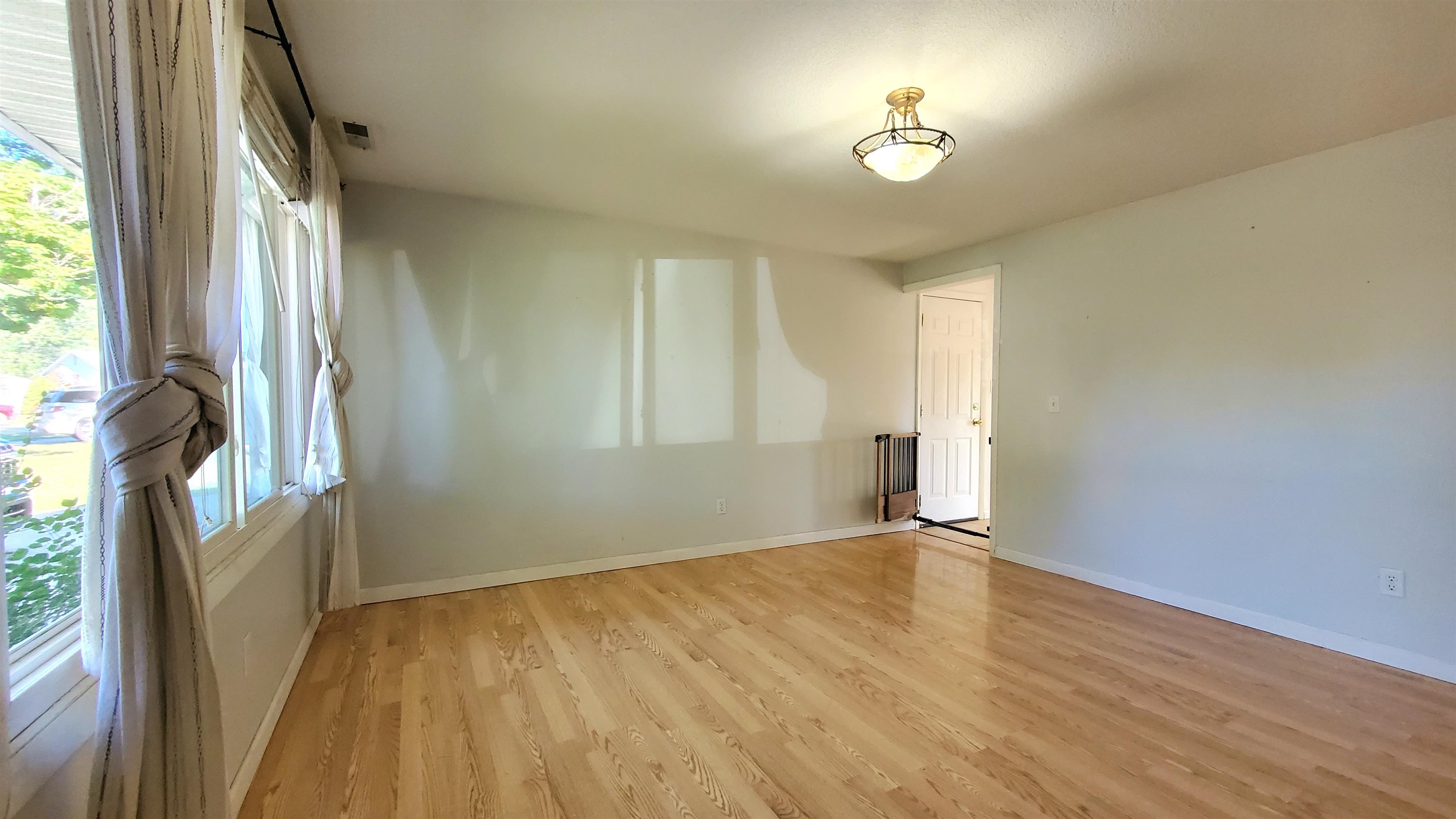 1535 Darby