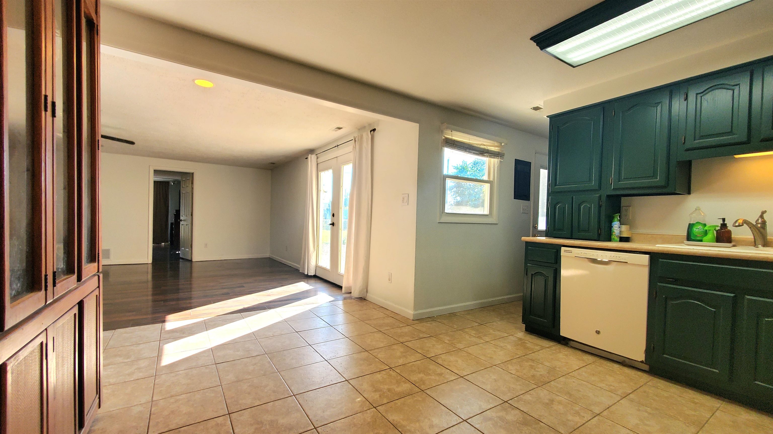 1535 Darby