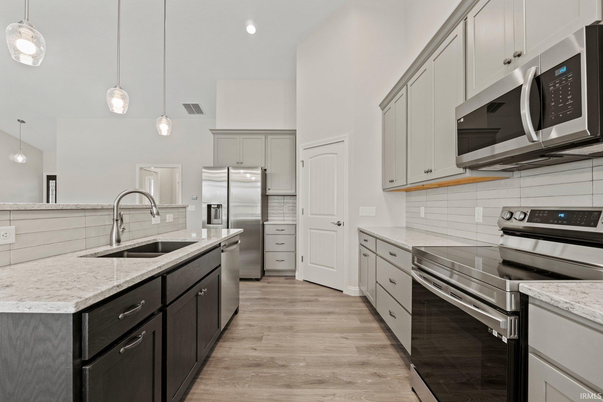 1262 Dixon