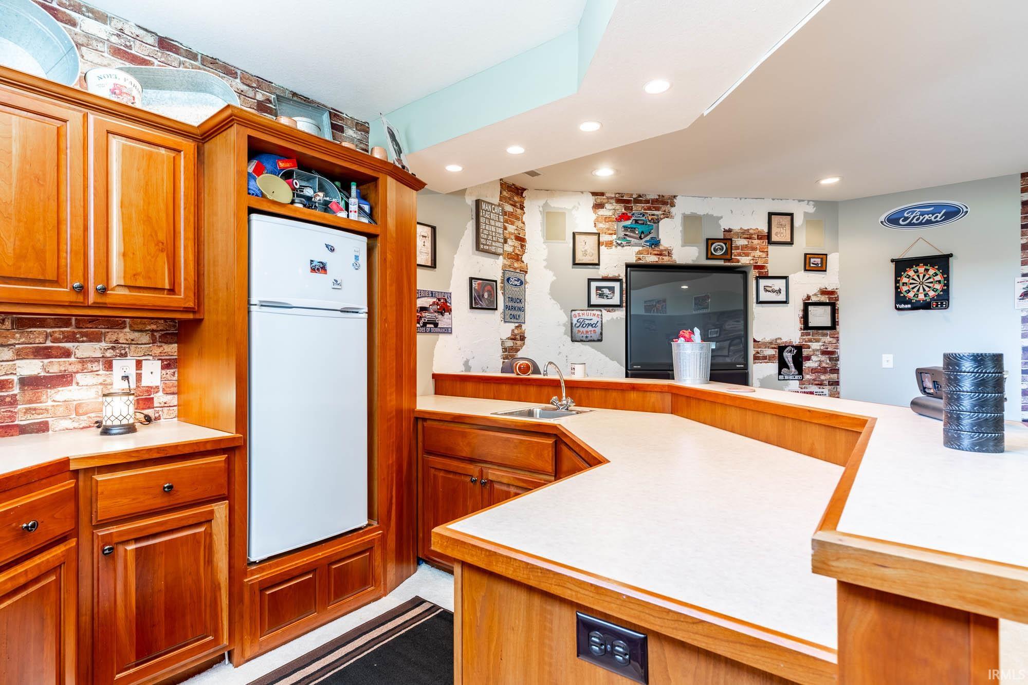 4248 State Road 327
