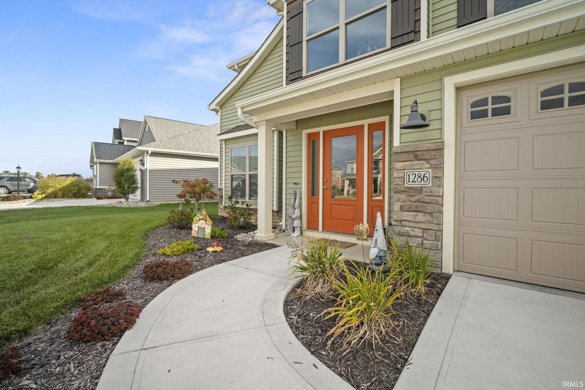 1286 Lone Oak