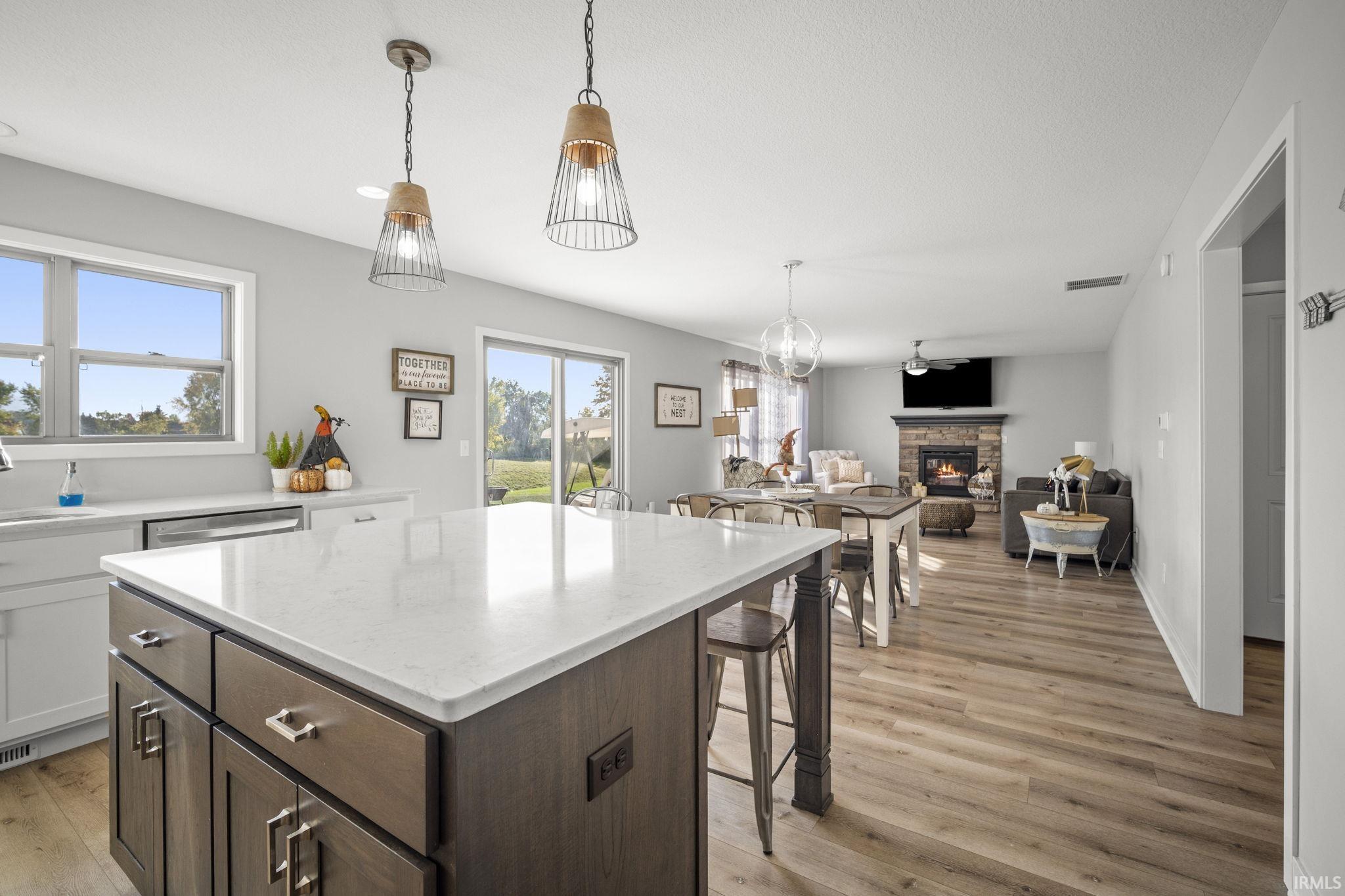 1286 Lone Oak