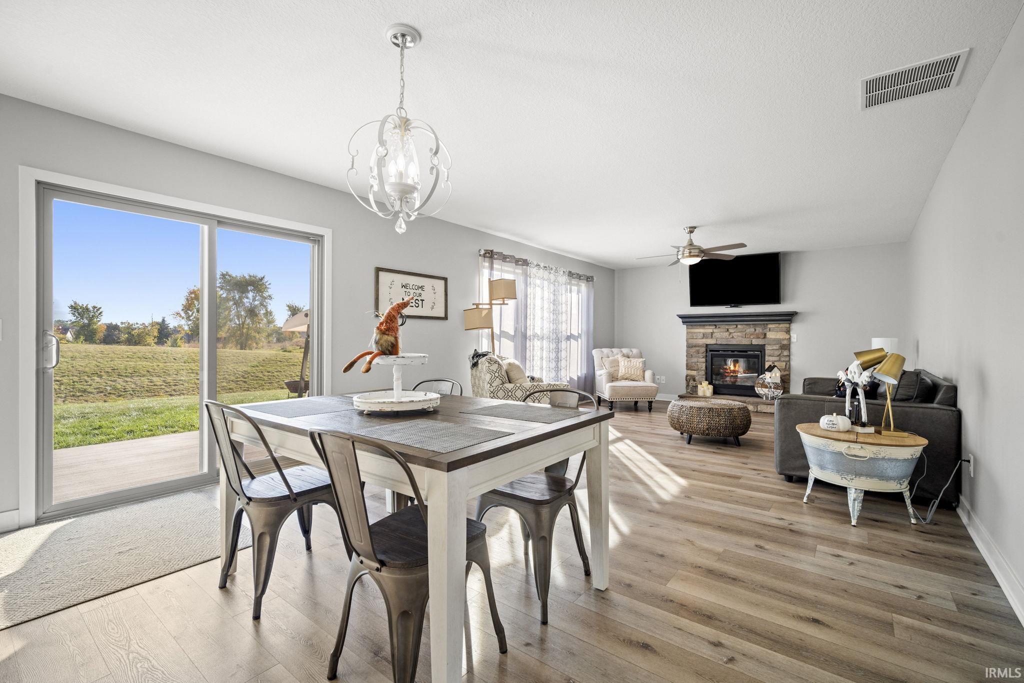 1286 Lone Oak