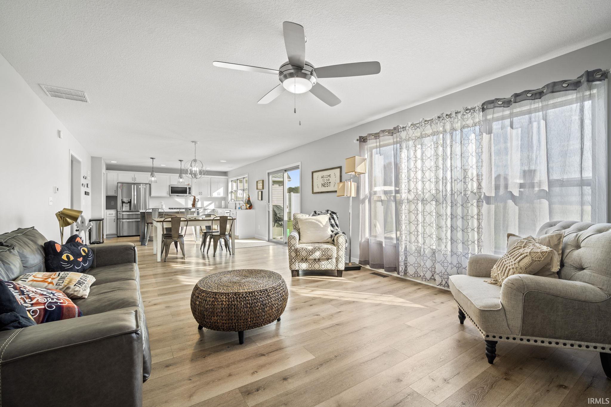 1286 Lone Oak