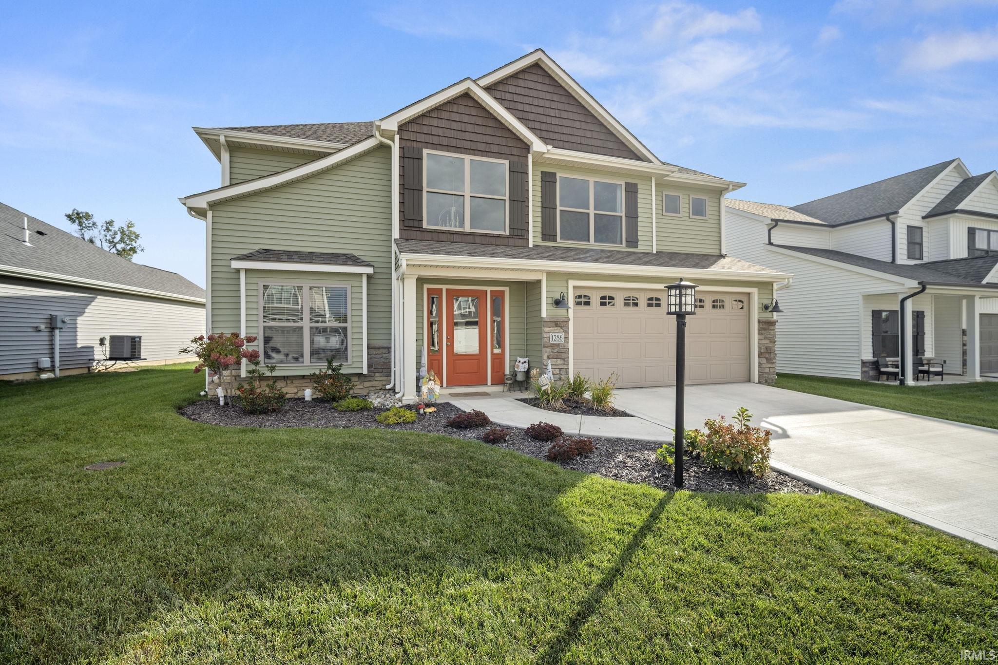 1286 Lone Oak