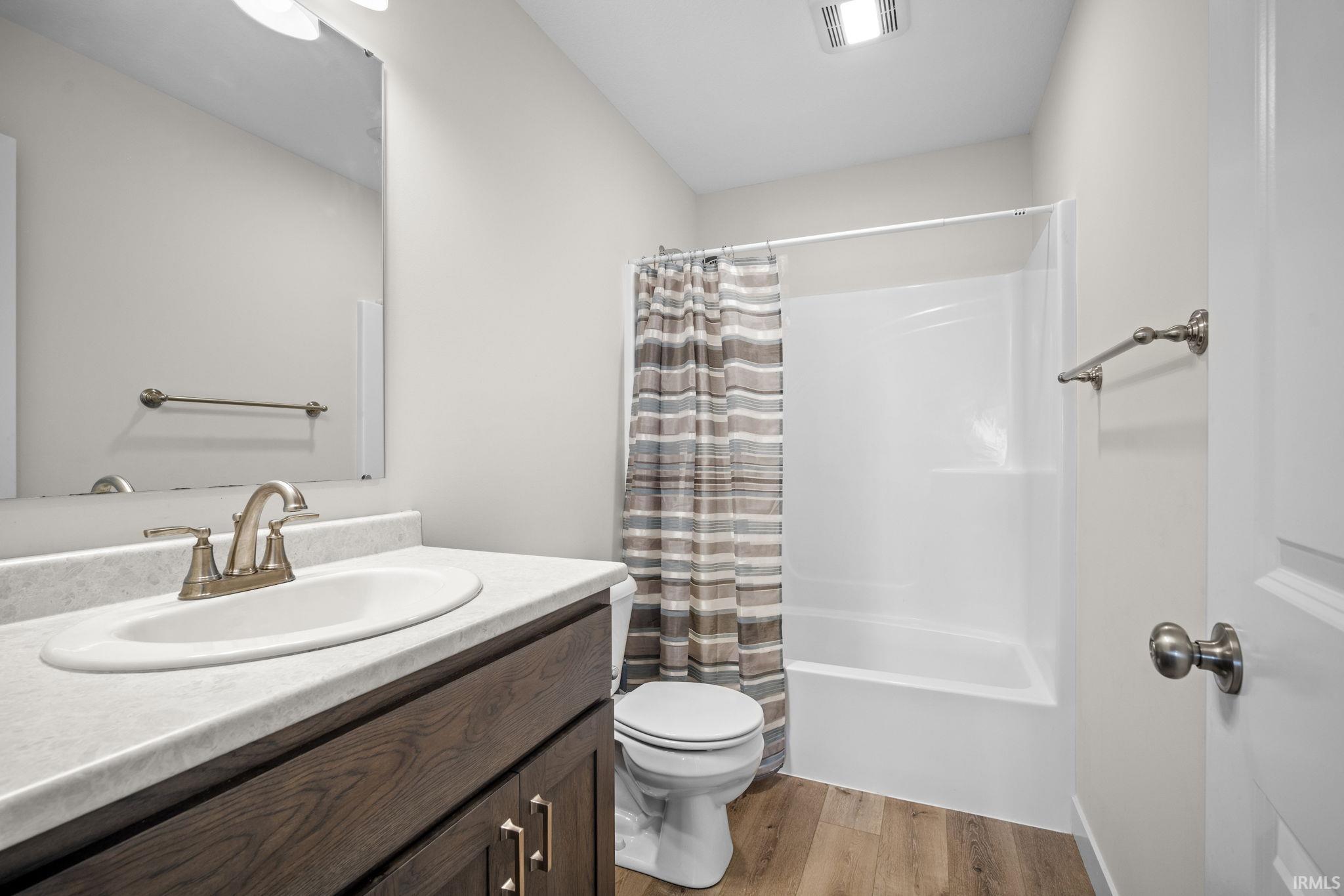 1286 Lone Oak