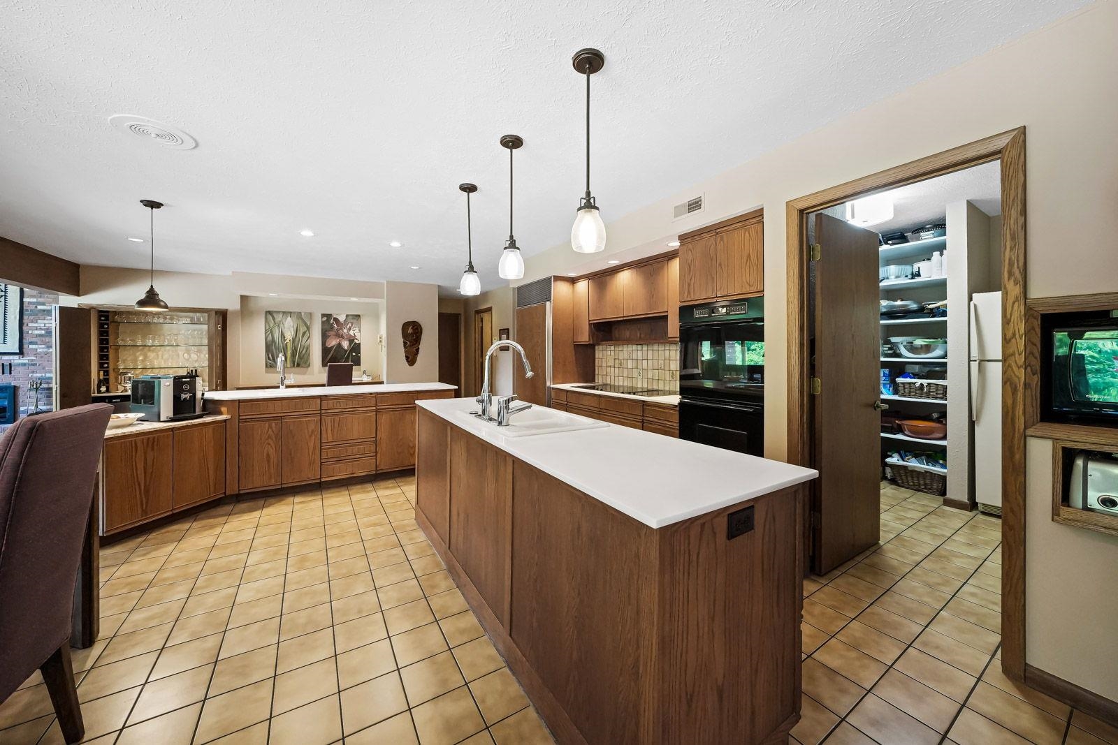 53832 Crystal Creek