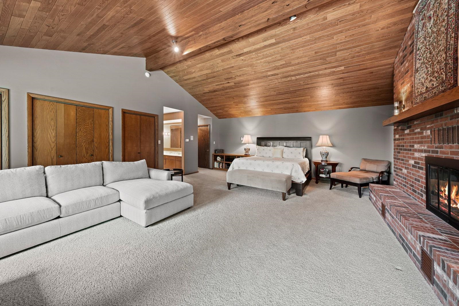 53832 Crystal Creek