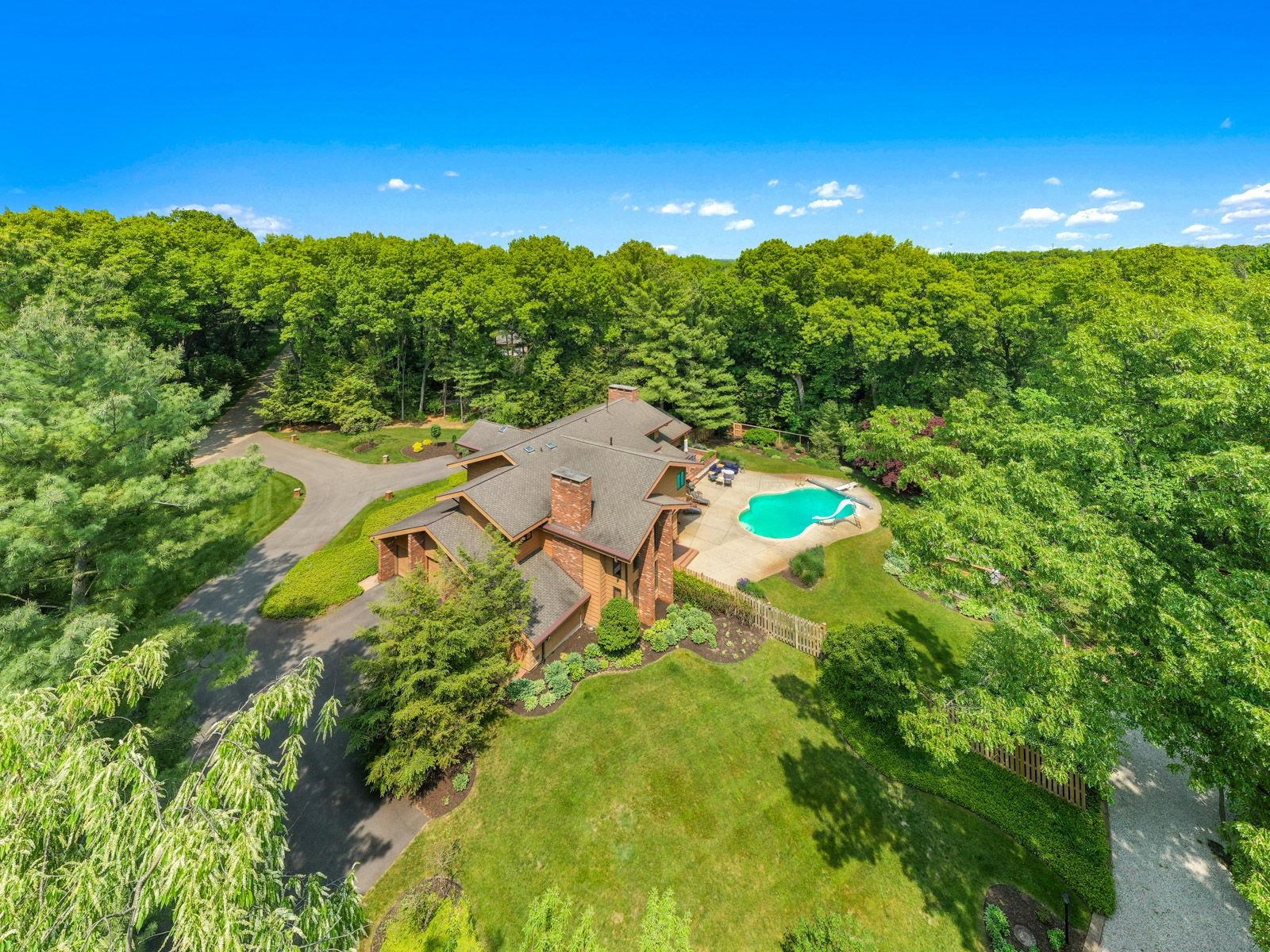 53832 Crystal Creek