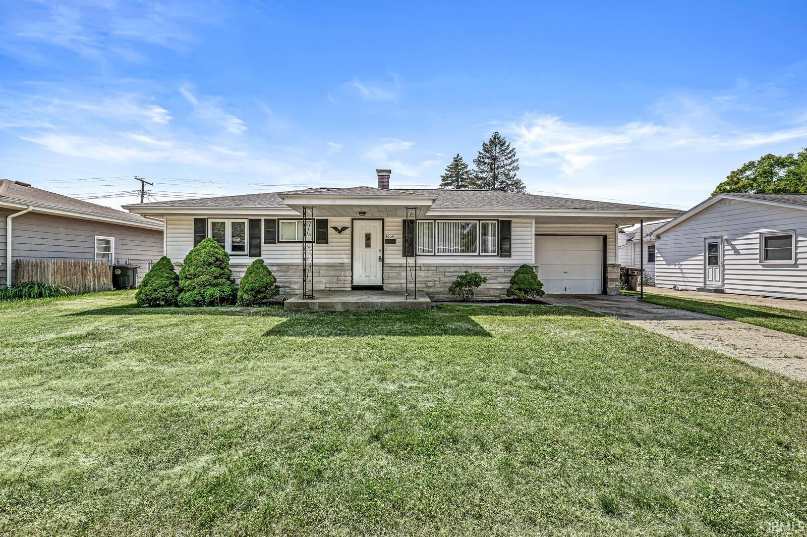 1003 Woodbine