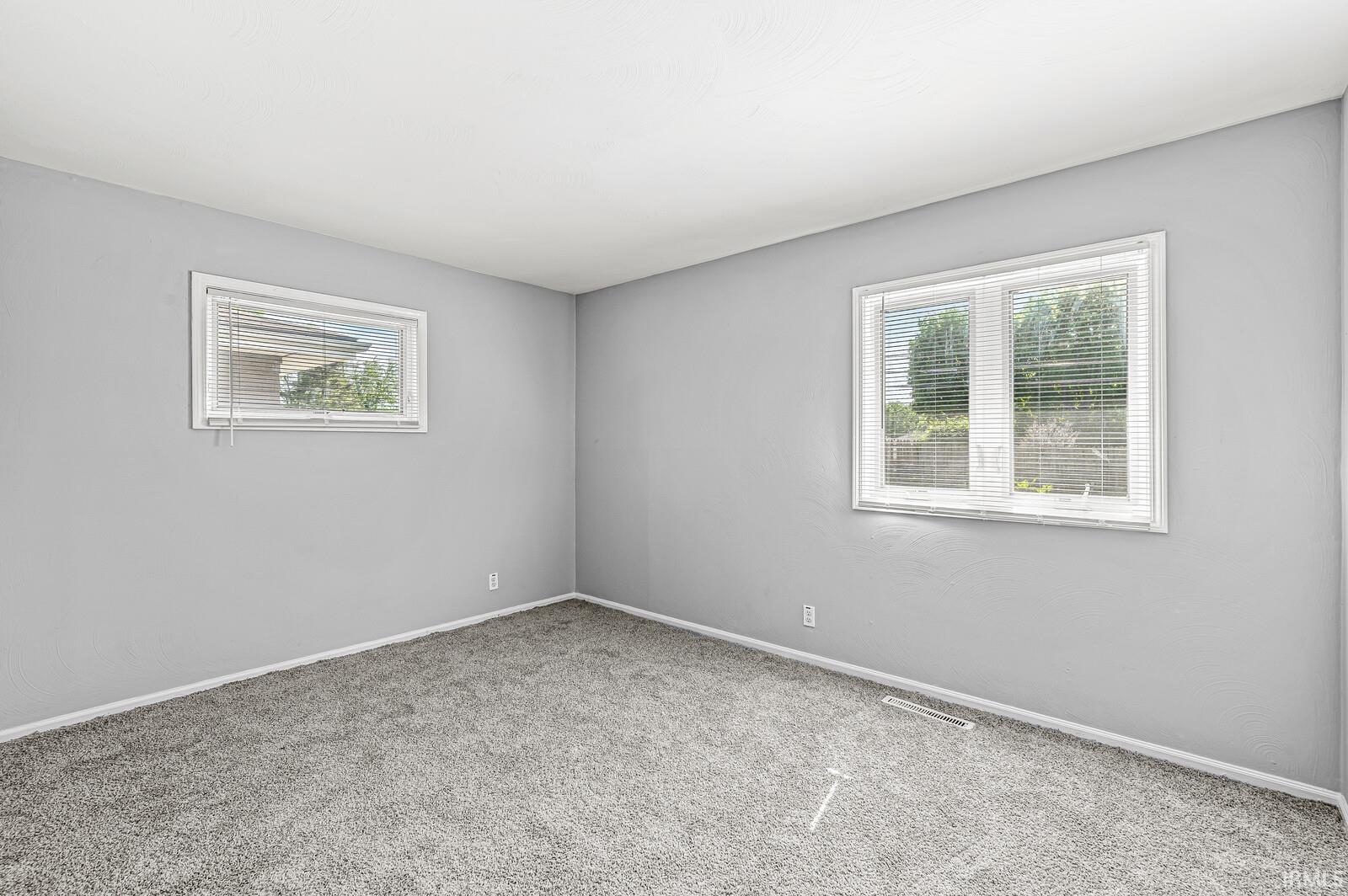 1003 Woodbine