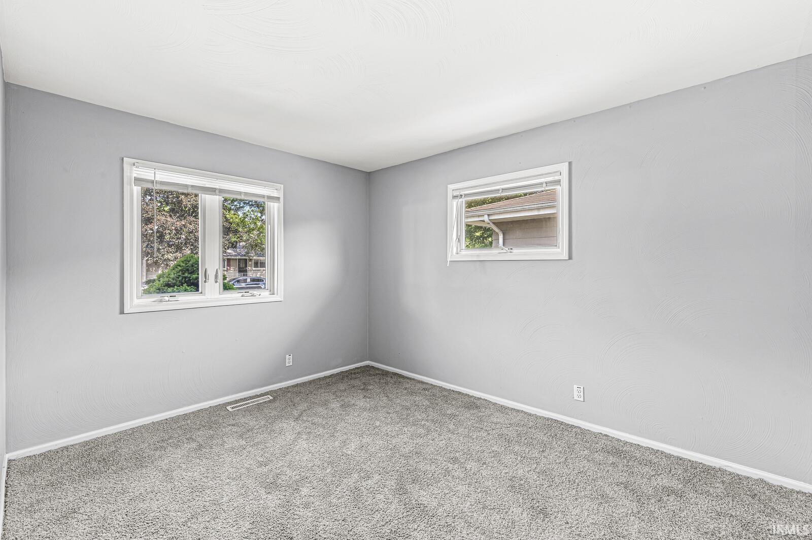1003 Woodbine