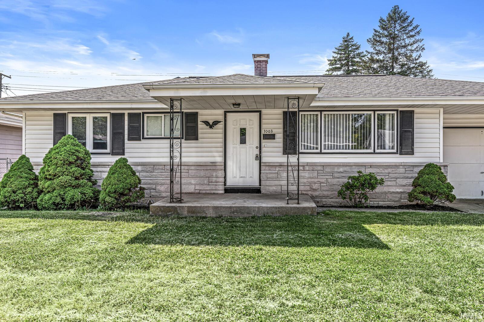 1003 Woodbine