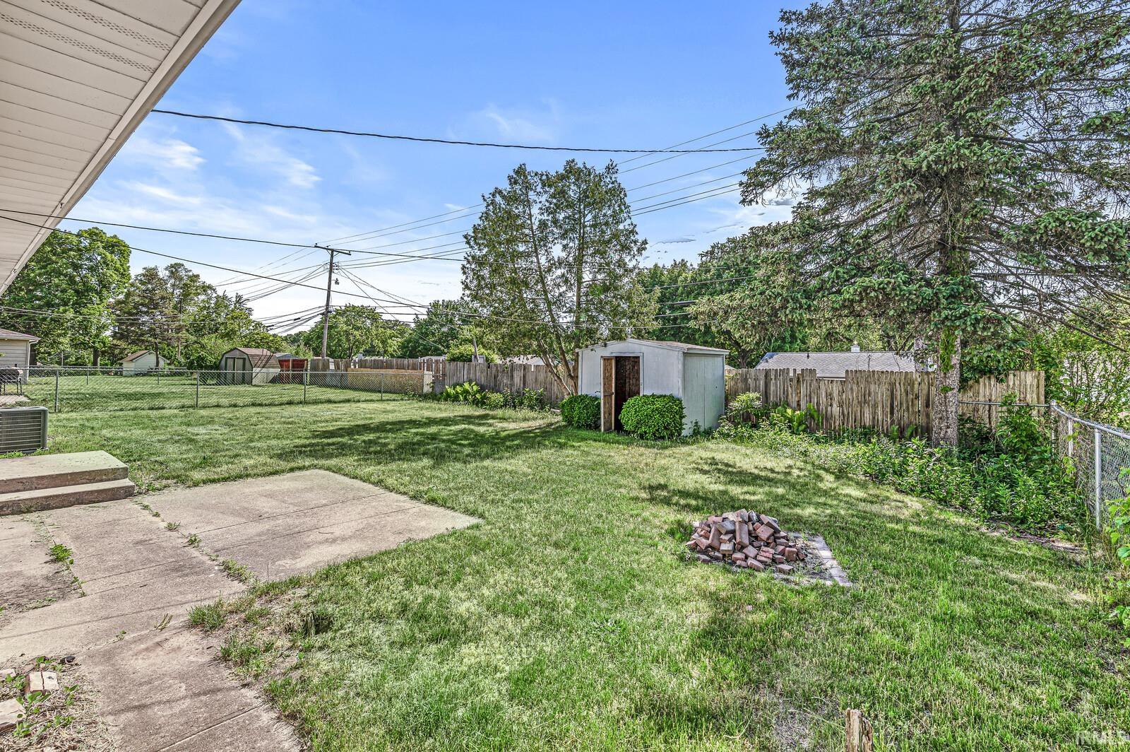 1003 Woodbine