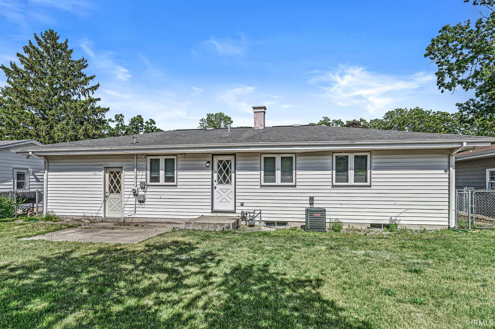 1003 Woodbine