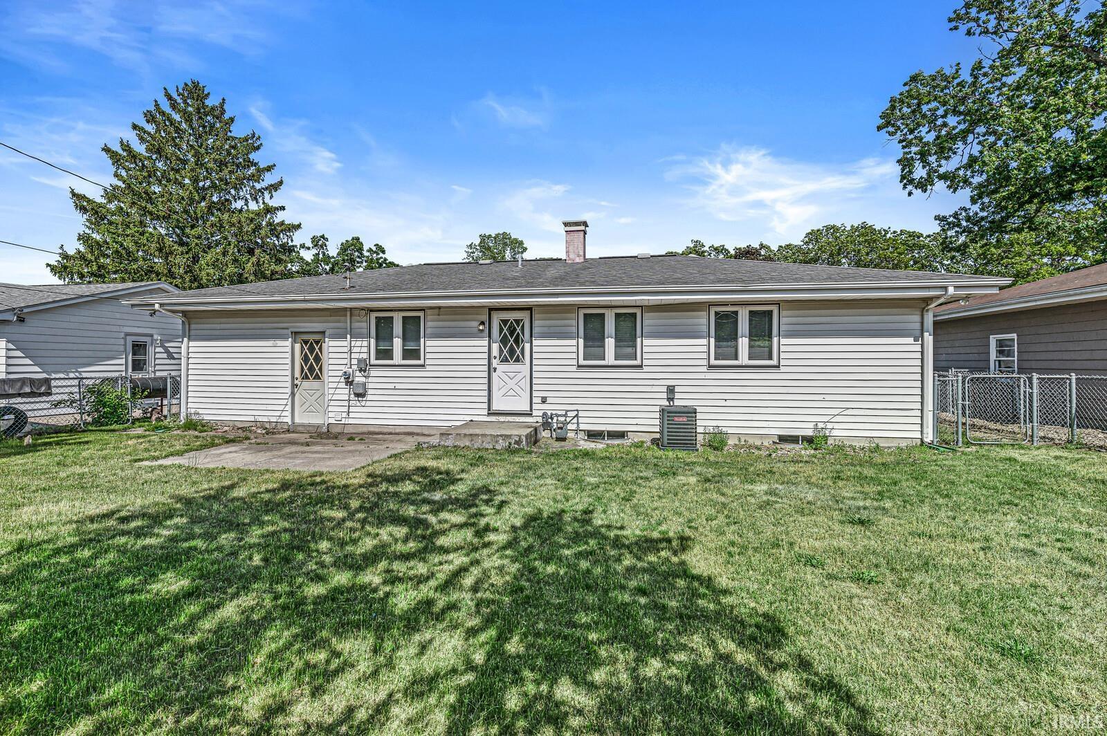 1003 Woodbine